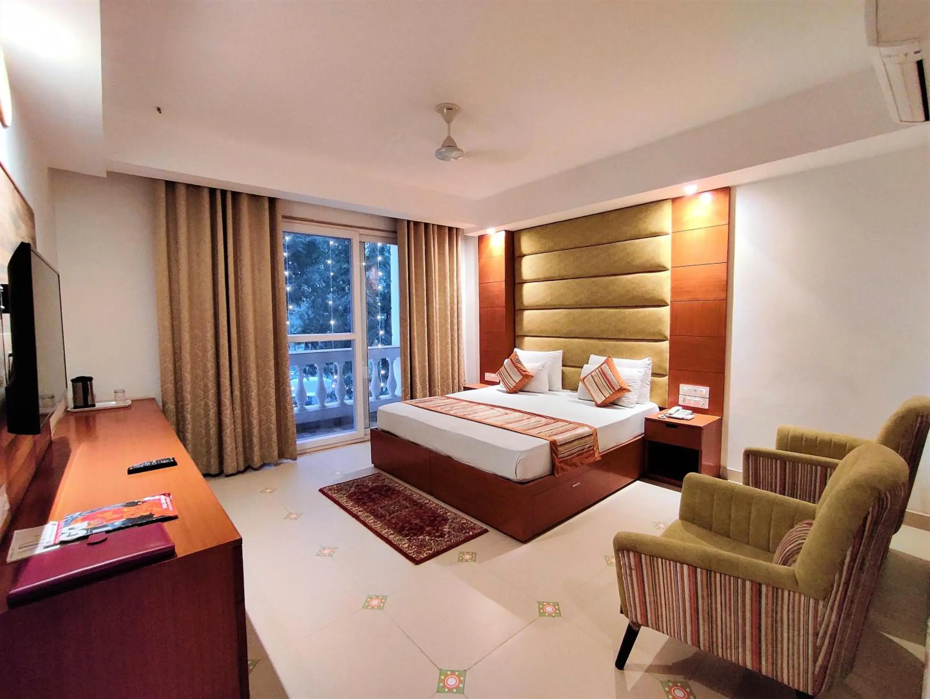 Deluxe Double Room - single occupancy in The Angel Hotel & Suites near Medanta Deluxe Double Room - single occupancy in The Angel Hotel & Suites near Medanta