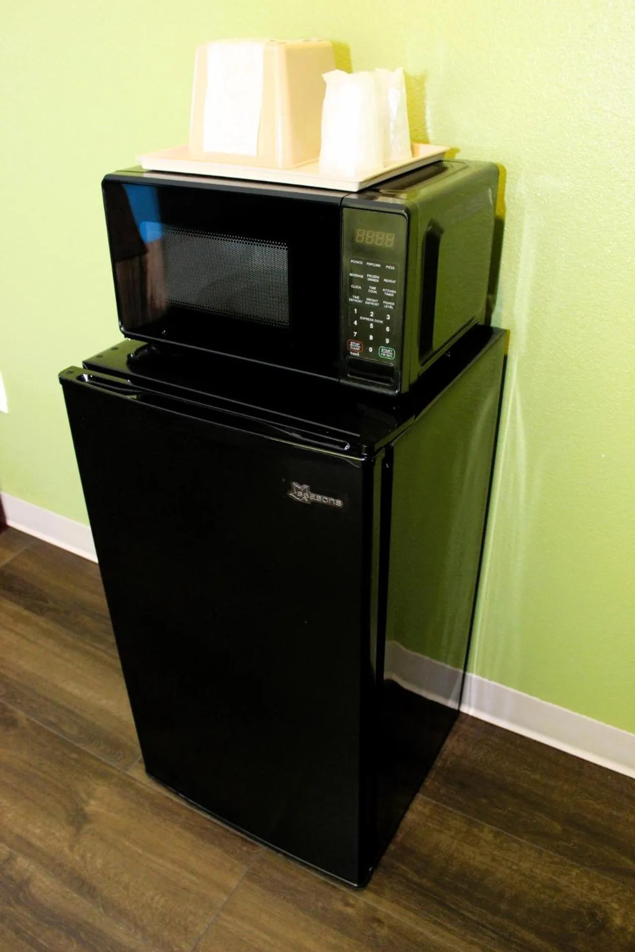 minibar in Scottish Inns Killeen near Fort Cavazos