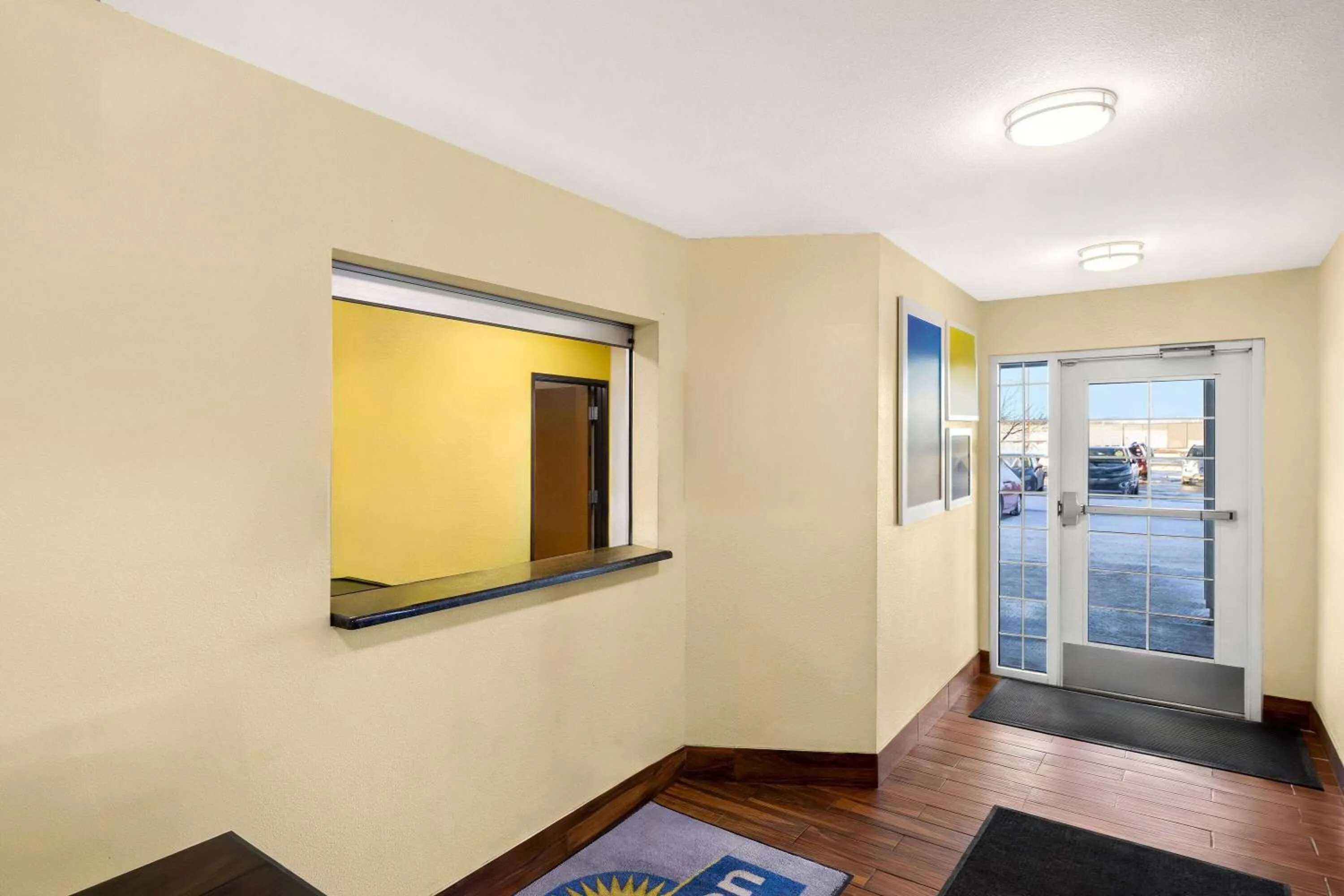 Lobby or reception in Days Inn & Suites by Wyndham Rochester South