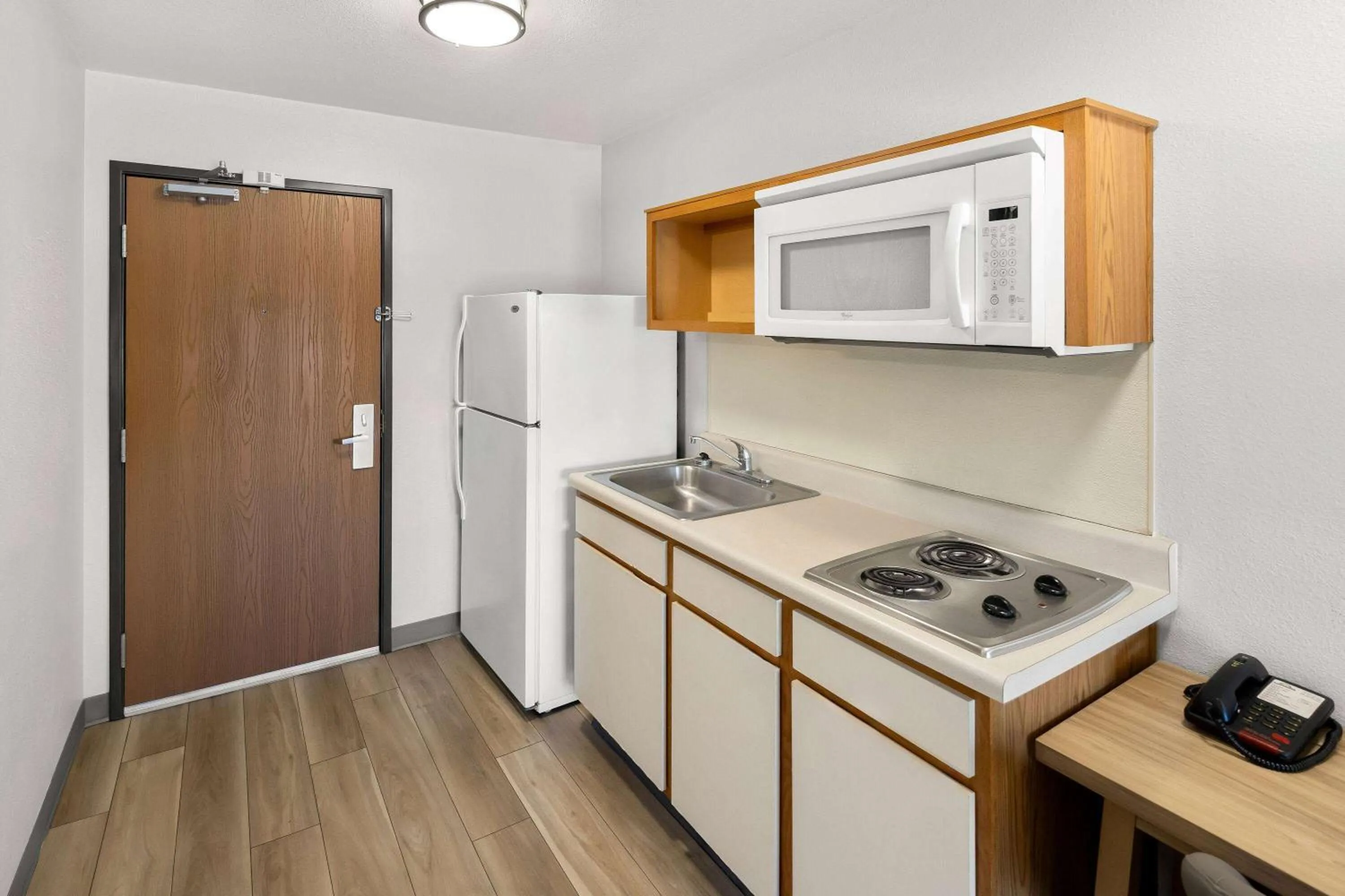 Bed in Days Inn & Suites by Wyndham Rochester South