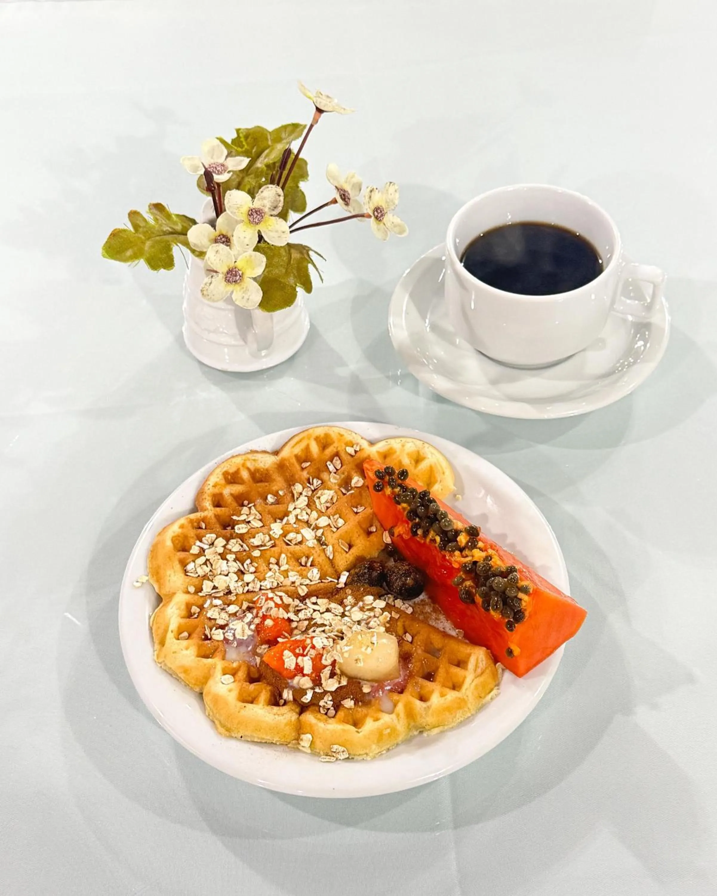 Breakfast in Harbor Inn Jaraguá