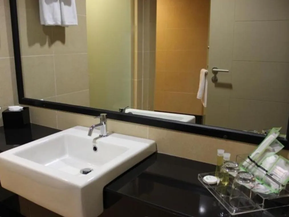 Toilet in Raia Hotel & Convention Centre Terengganu