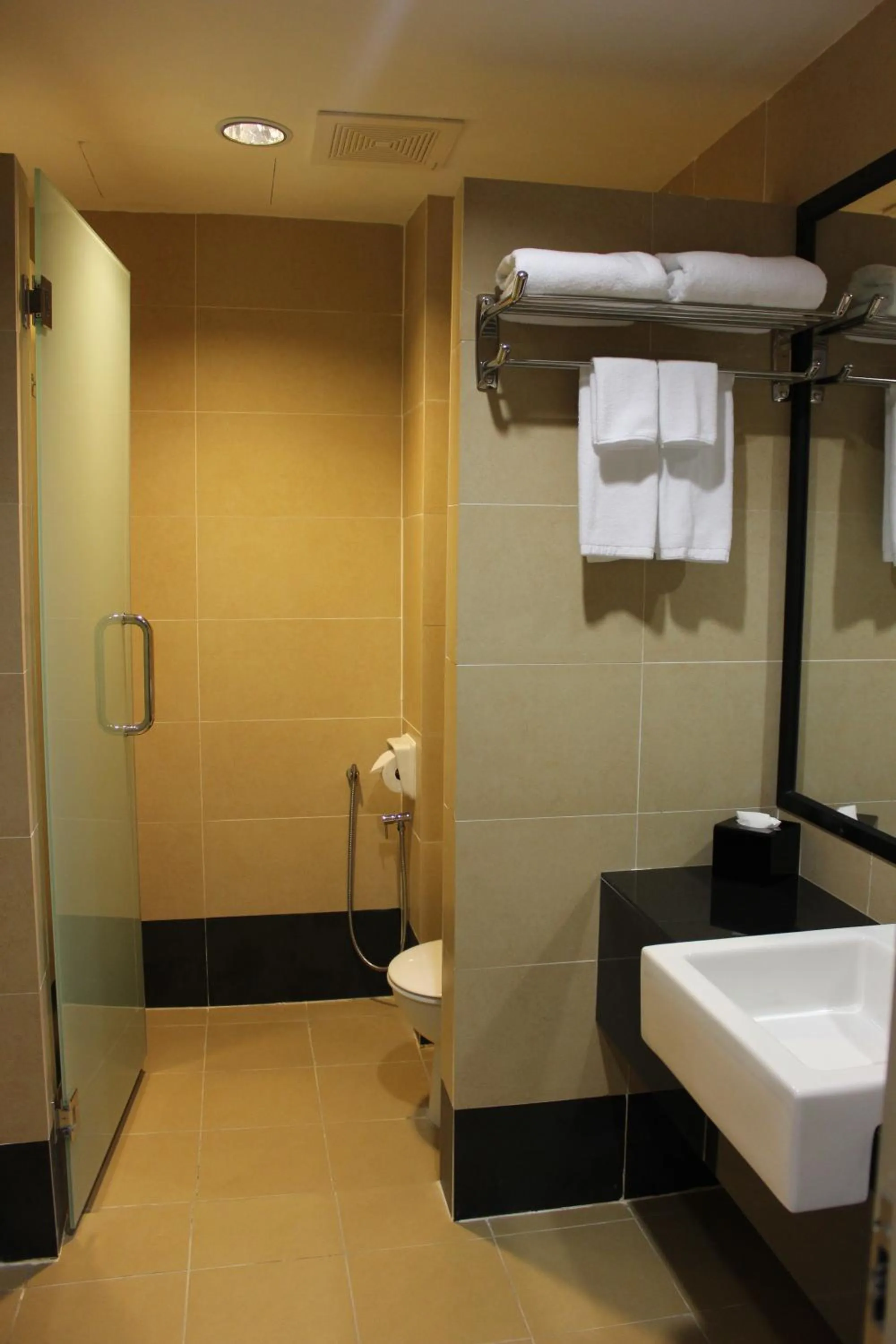 Shower in Raia Hotel & Convention Centre Terengganu