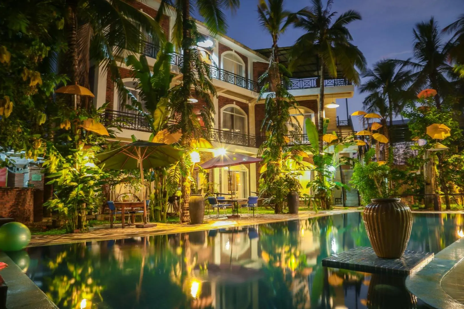 The Coconut House Hotel