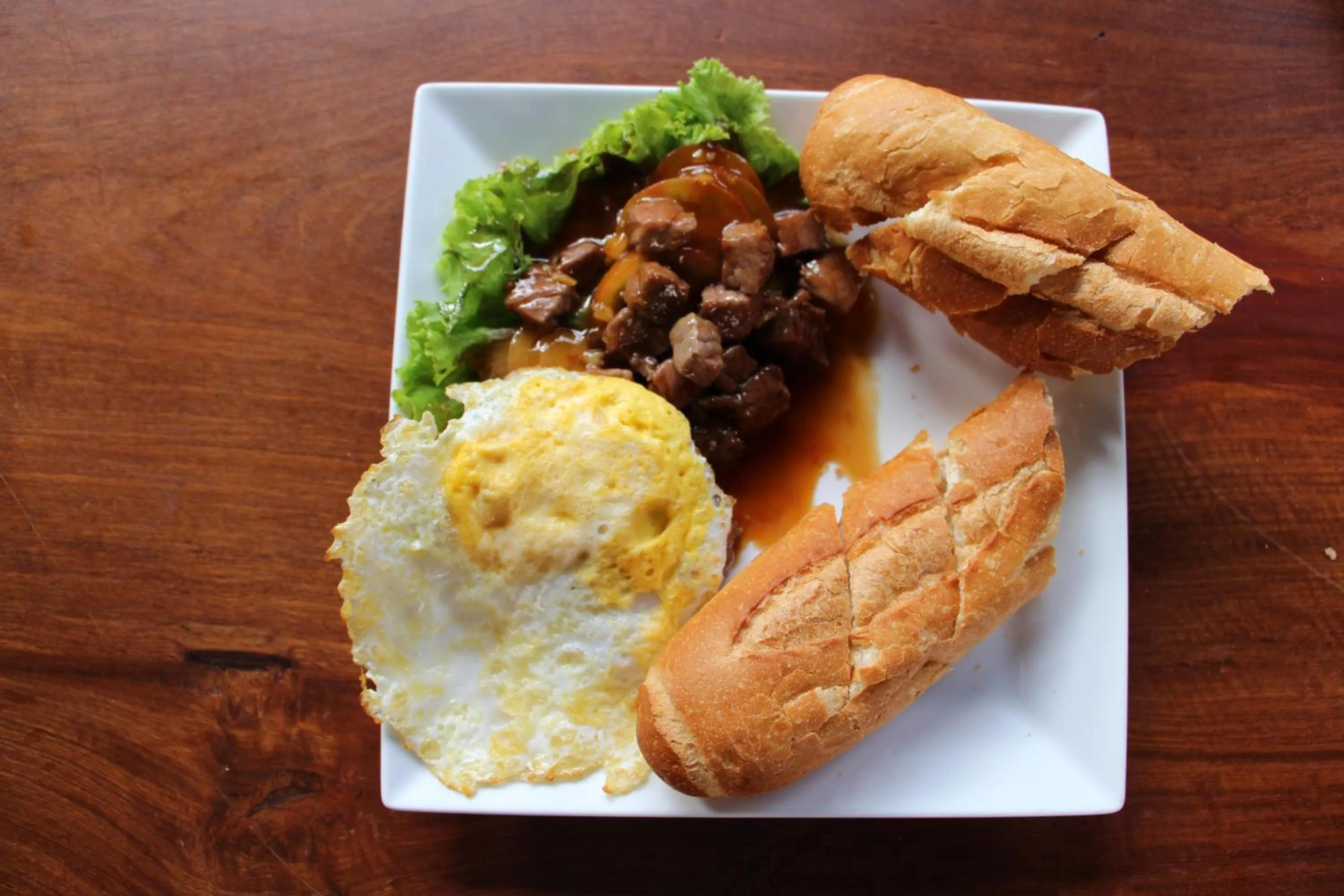 Food in The Coconut House Hotel