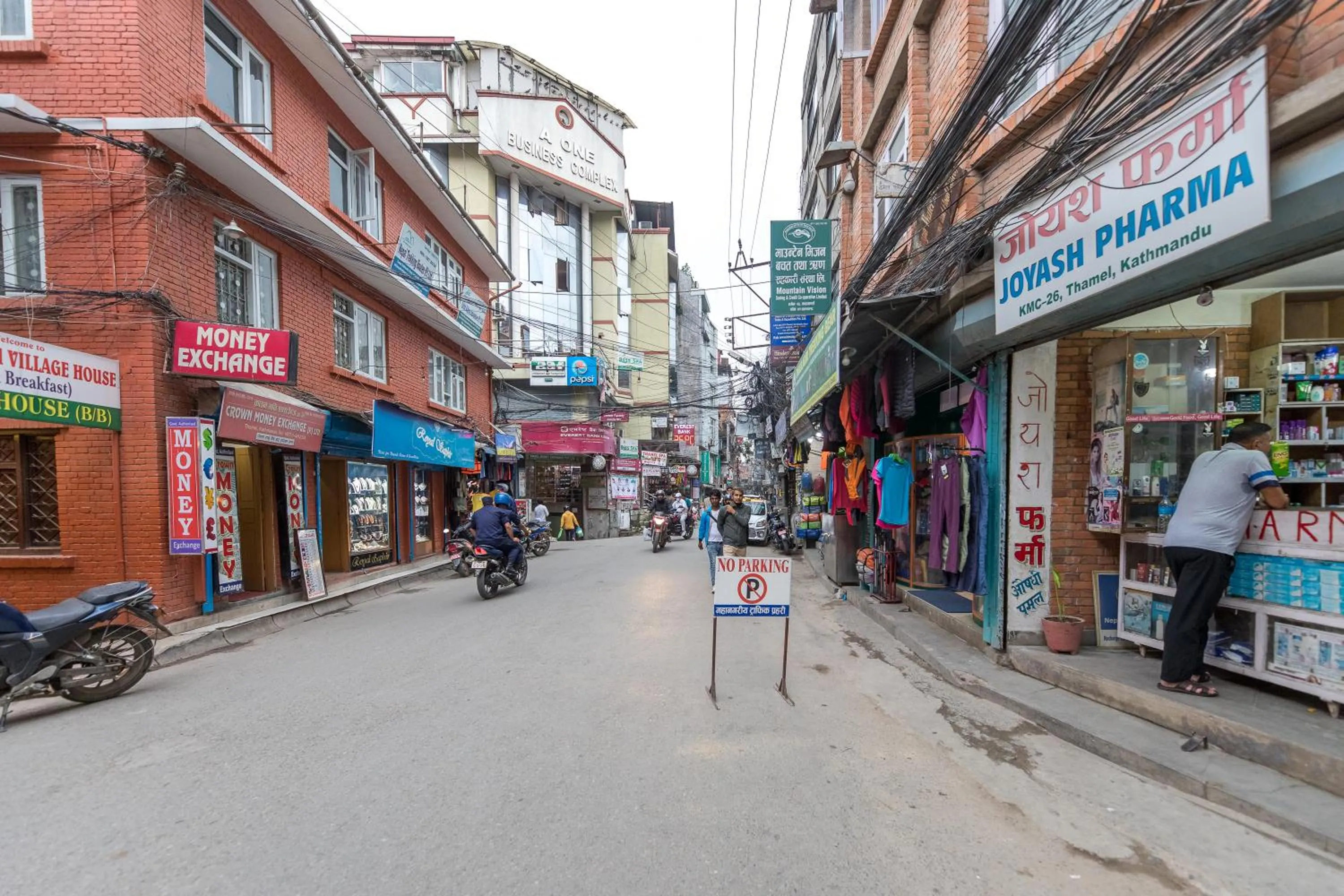 On-site shops in Hotel Thamel