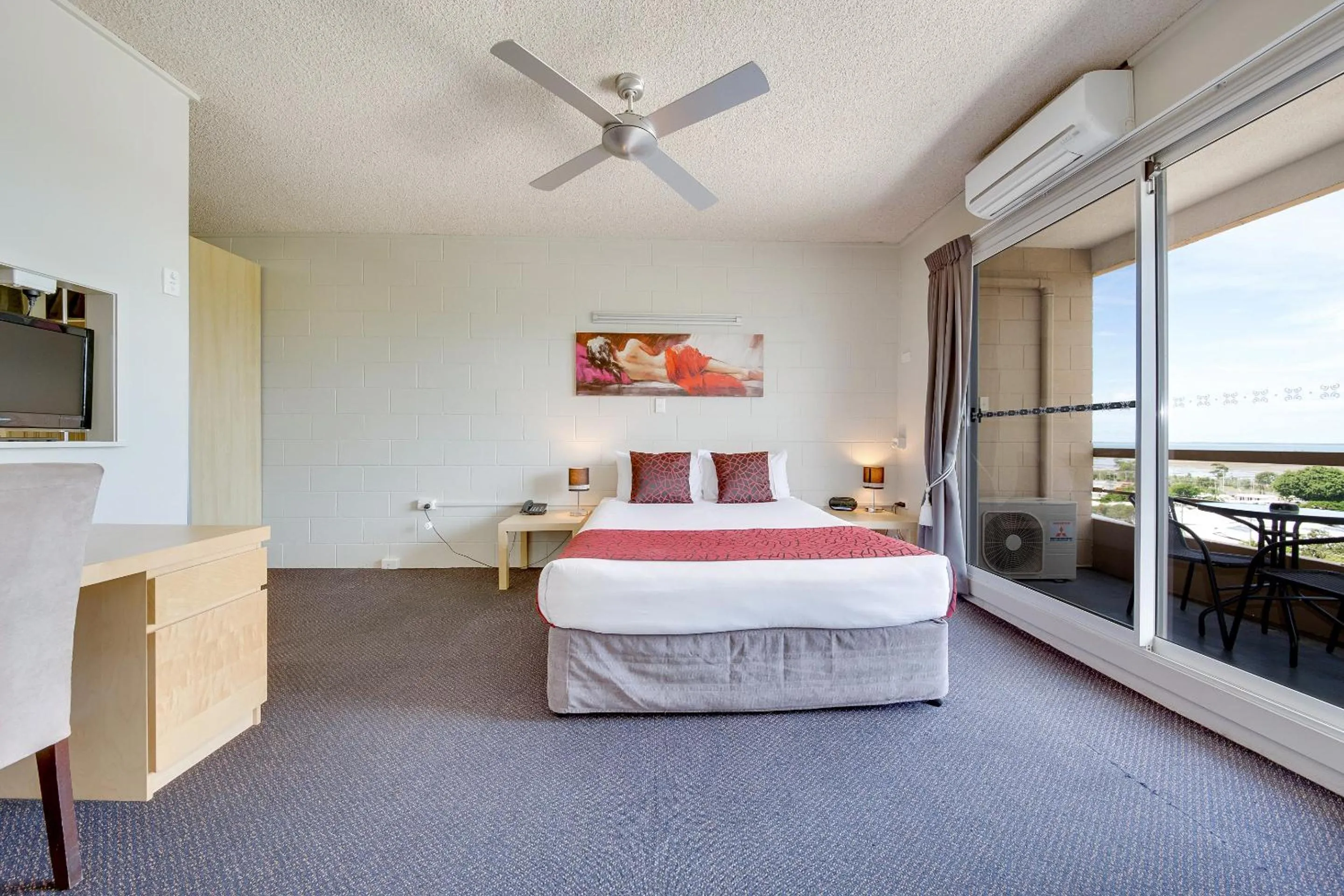 Bed in Camelot Motel Australia