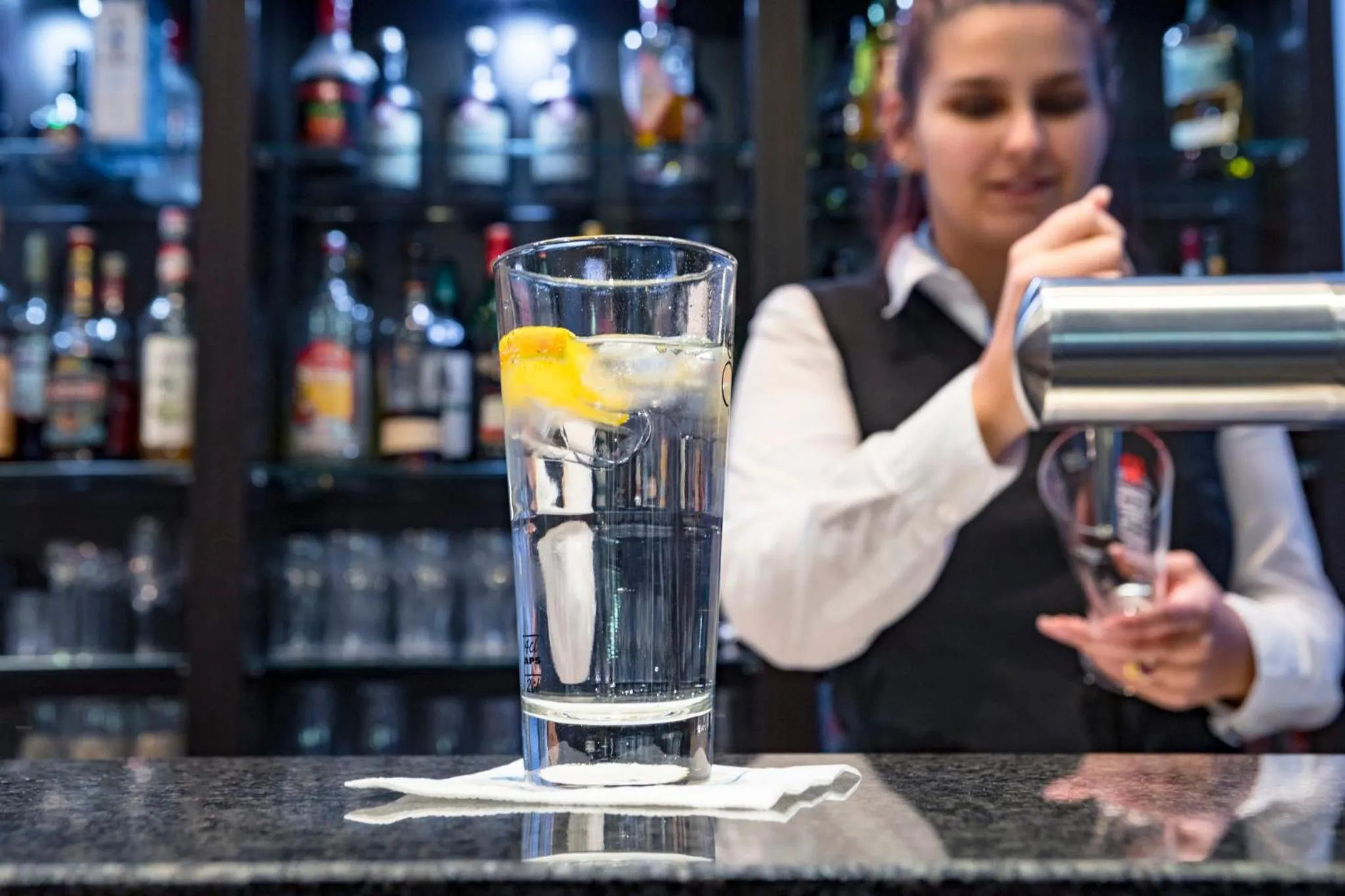 Lounge or bar in Garner Hotel Berlin - Charlottenburg, an IHG Hotel