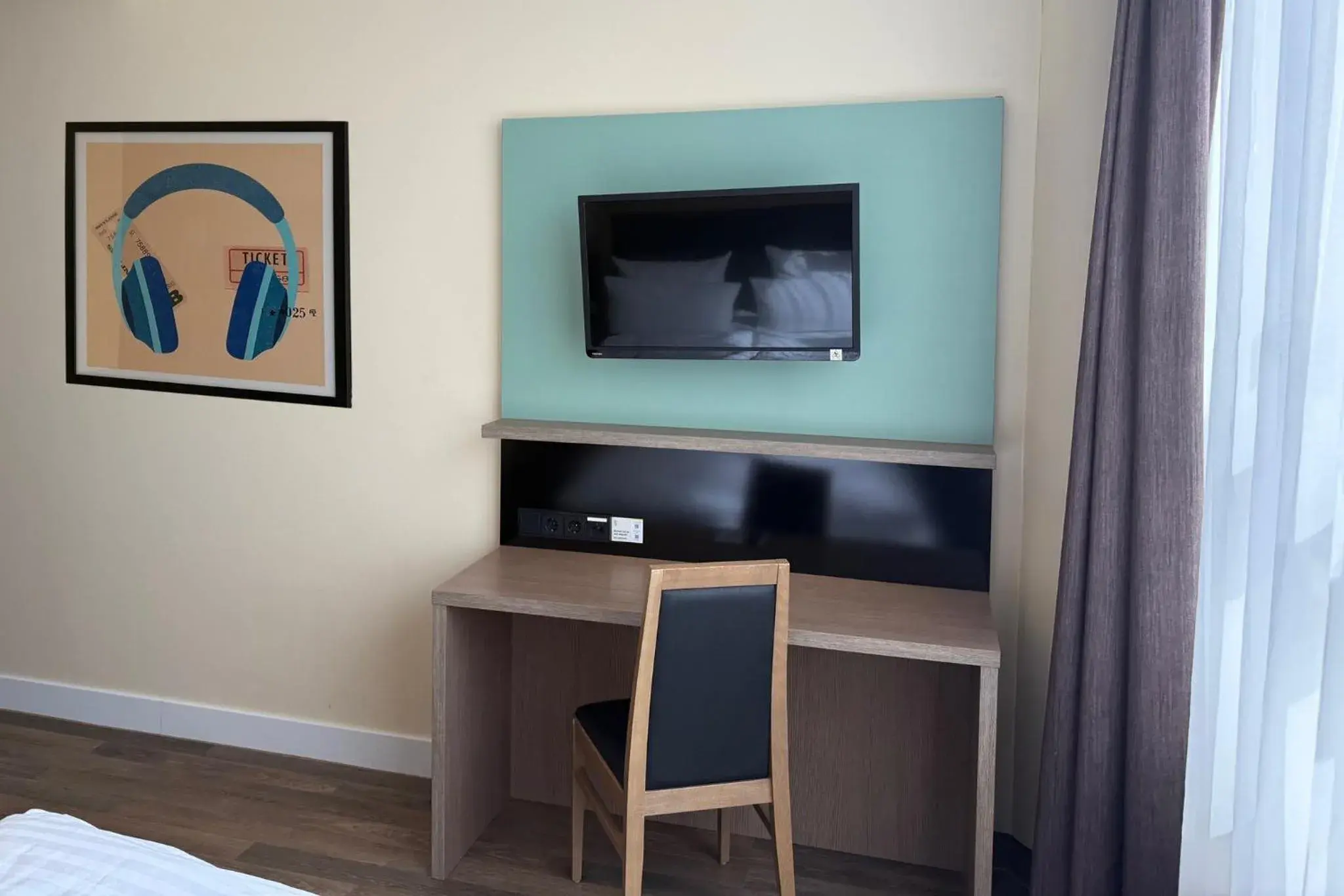 Standard Twin Room in Garner Hotel Berlin - Charlottenburg, an IHG Hotel Standard Twin Room in Garner Hotel Berlin - Charlottenburg, an IHG Hotel