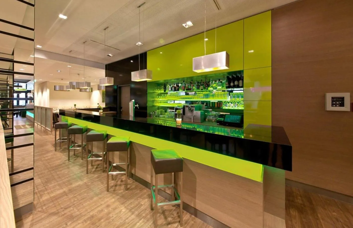 Lounge or bar in Garner Hotel Berlin - Charlottenburg, an IHG Hotel
