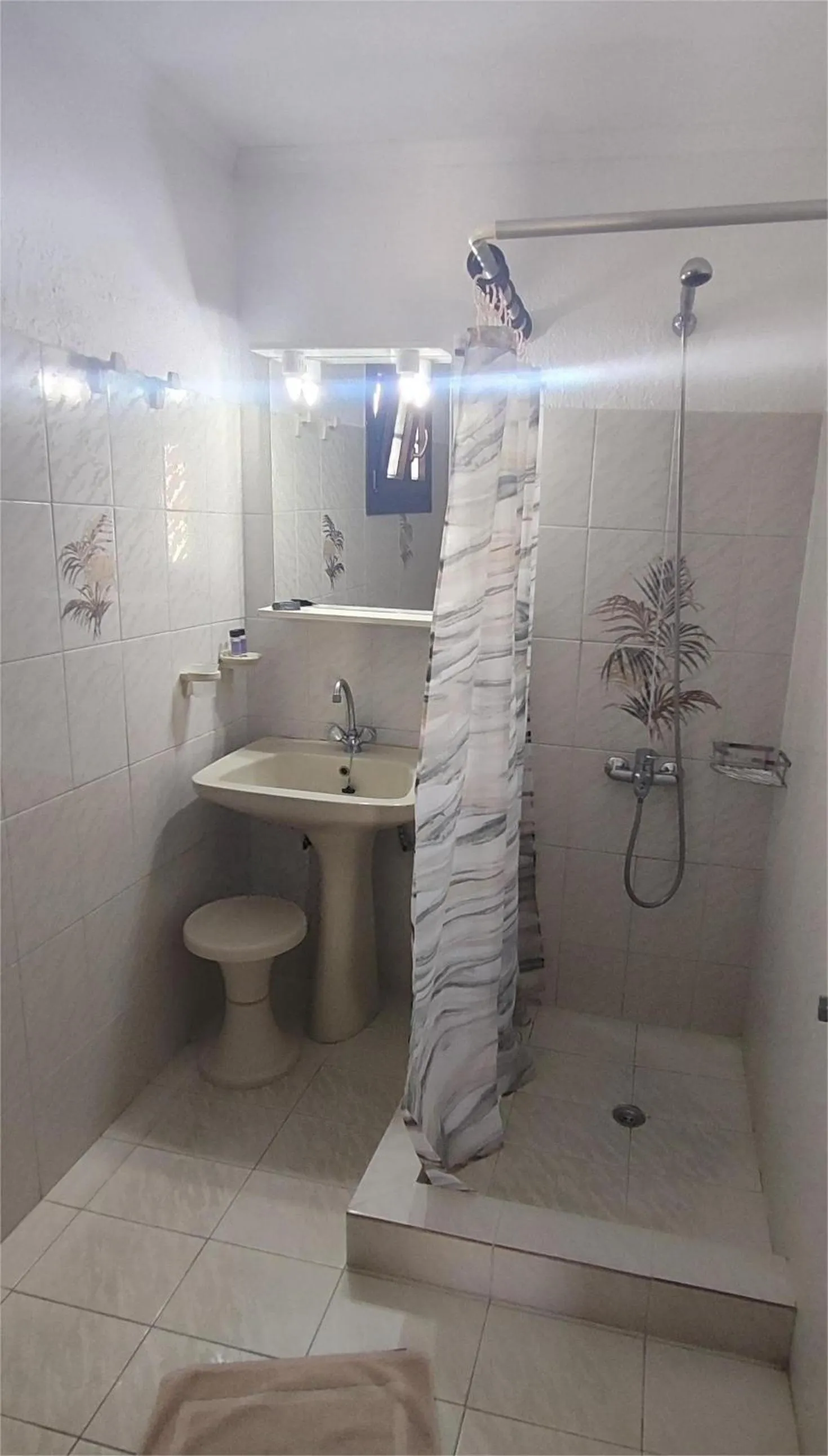 Bathroom in Smaragda Hotel