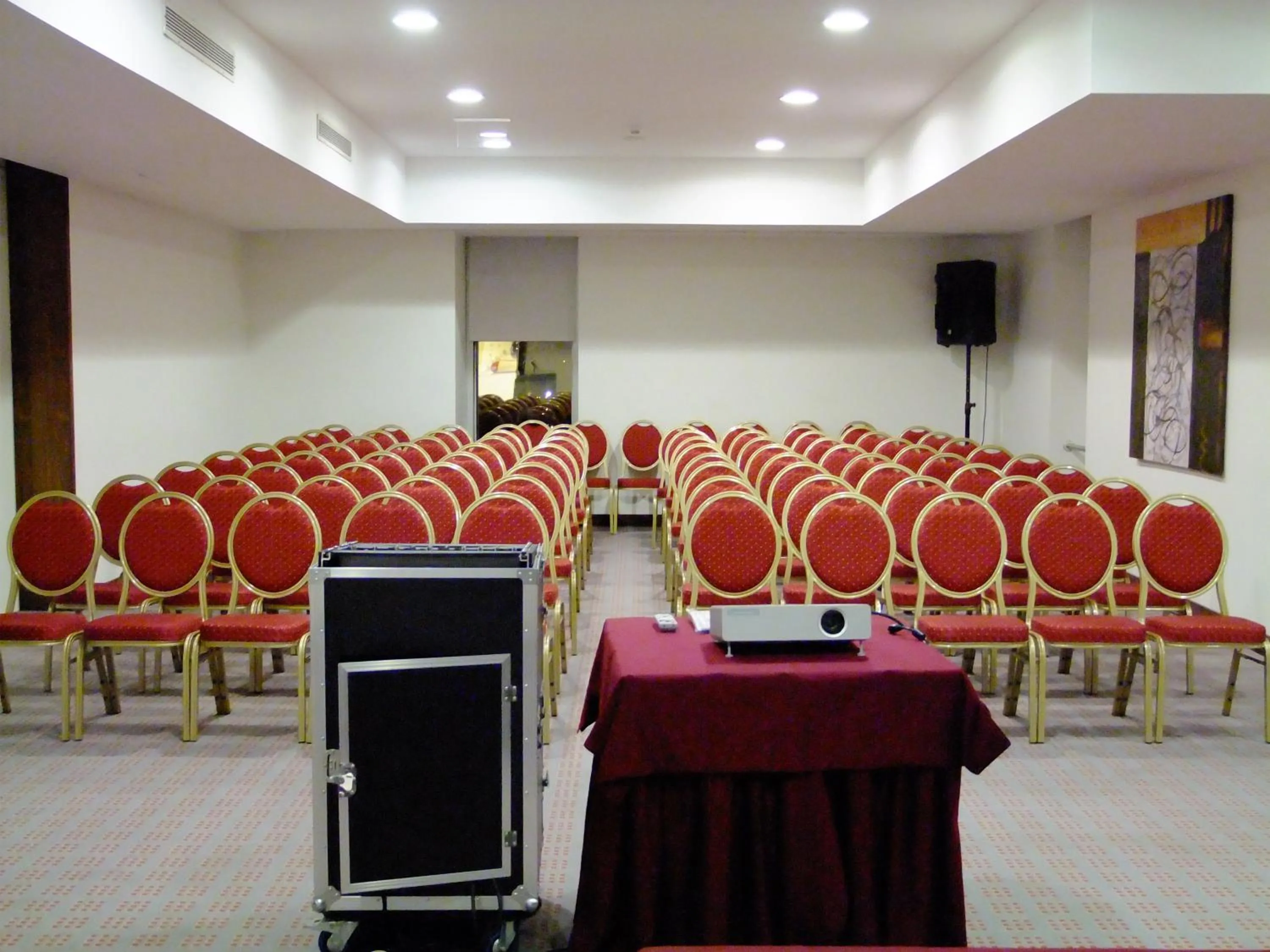 Business facilities in Skyna Hotel Luanda
