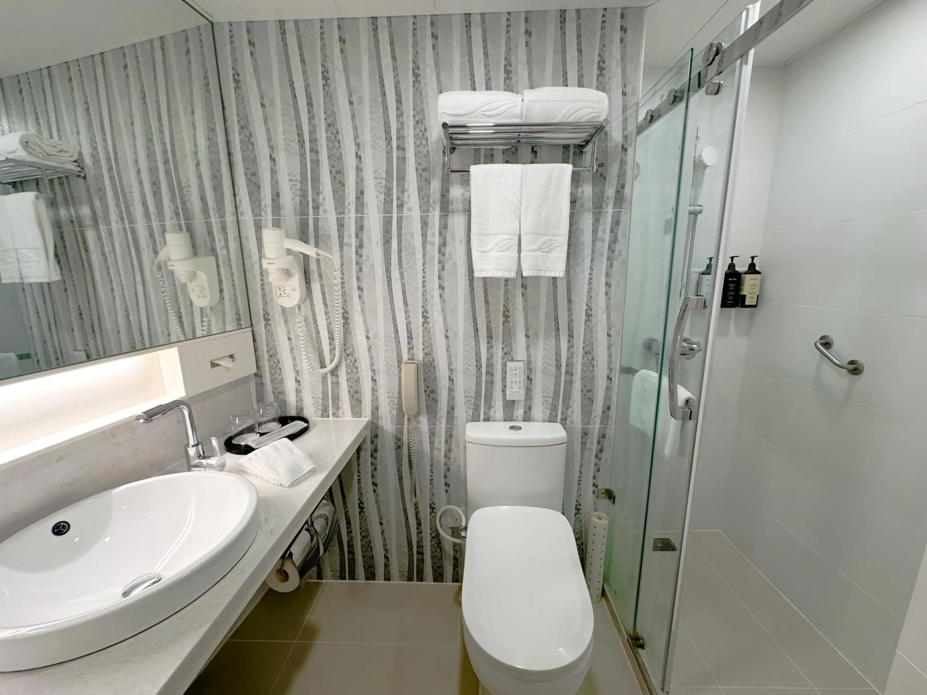 Shower in South Pacific Hotel