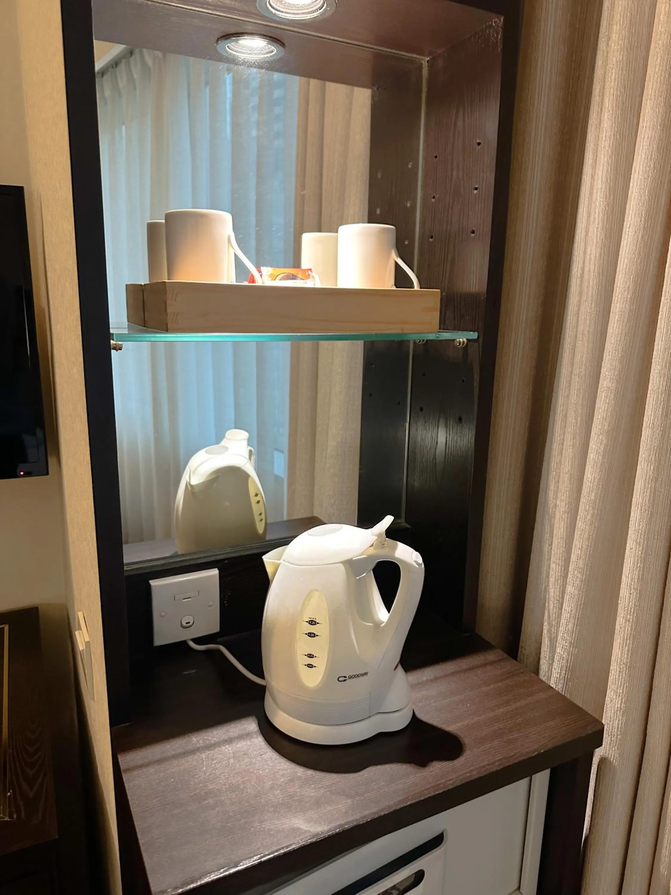 Coffee/tea facilities in South Pacific Hotel