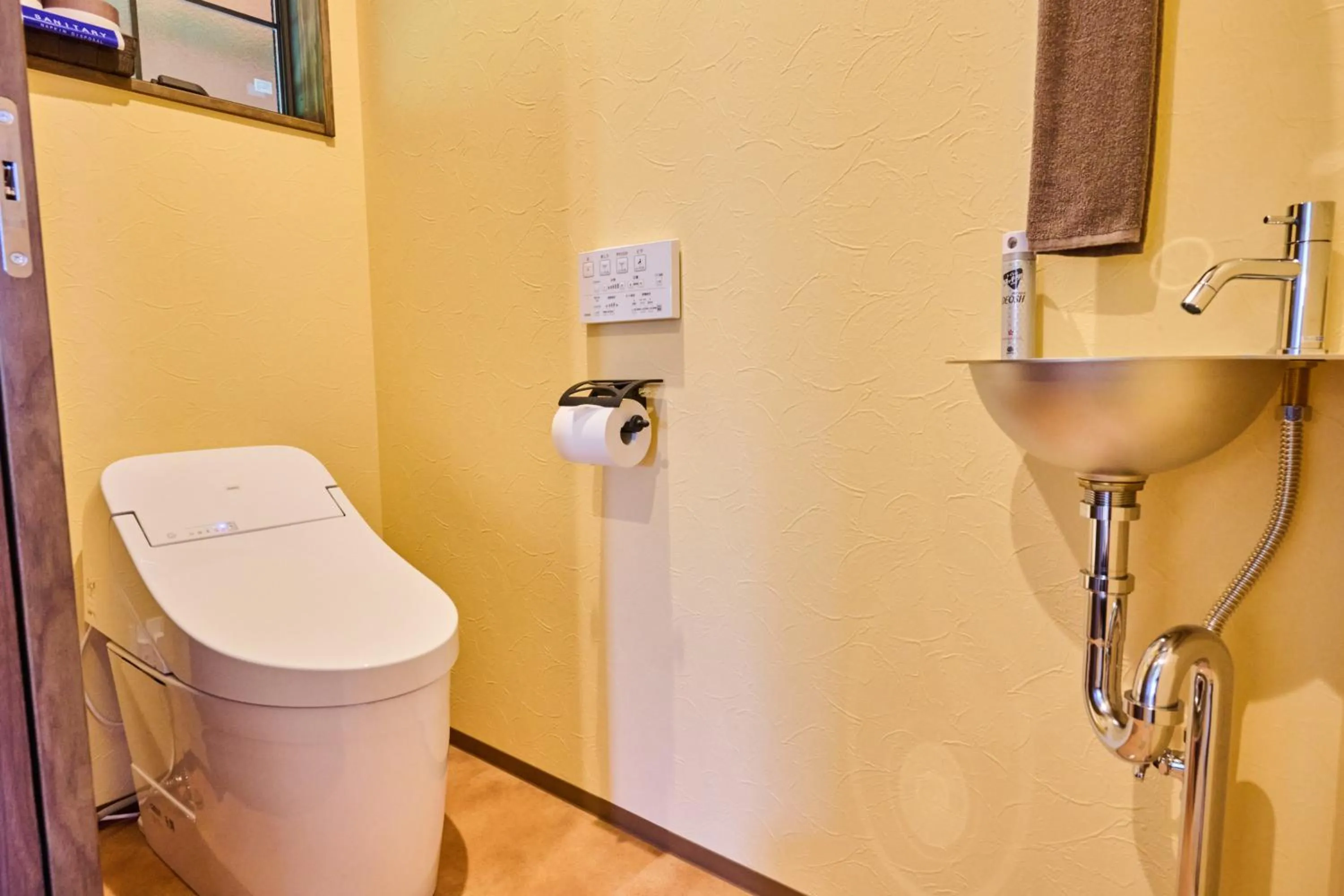 Photo of the whole room in El Patio Ranch