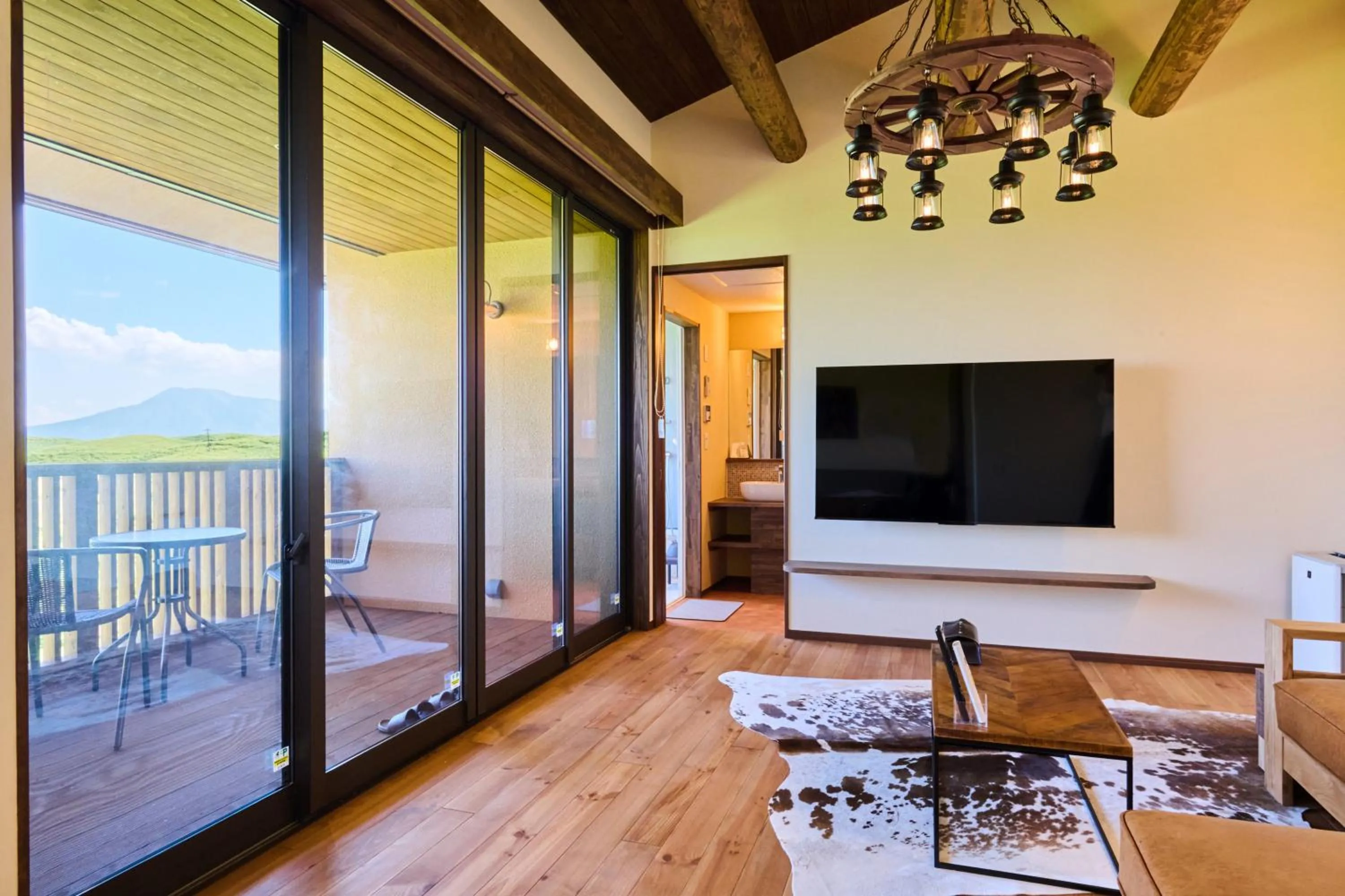 Photo of the whole room in El Patio Ranch