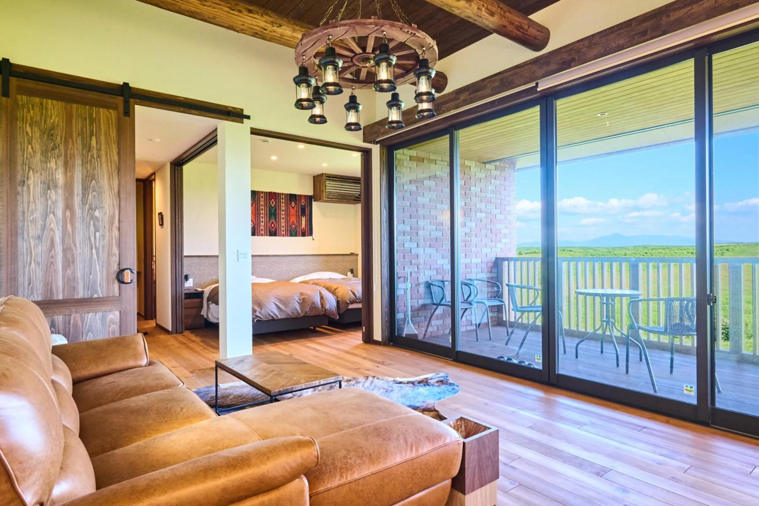 Photo of the whole room in El Patio Ranch