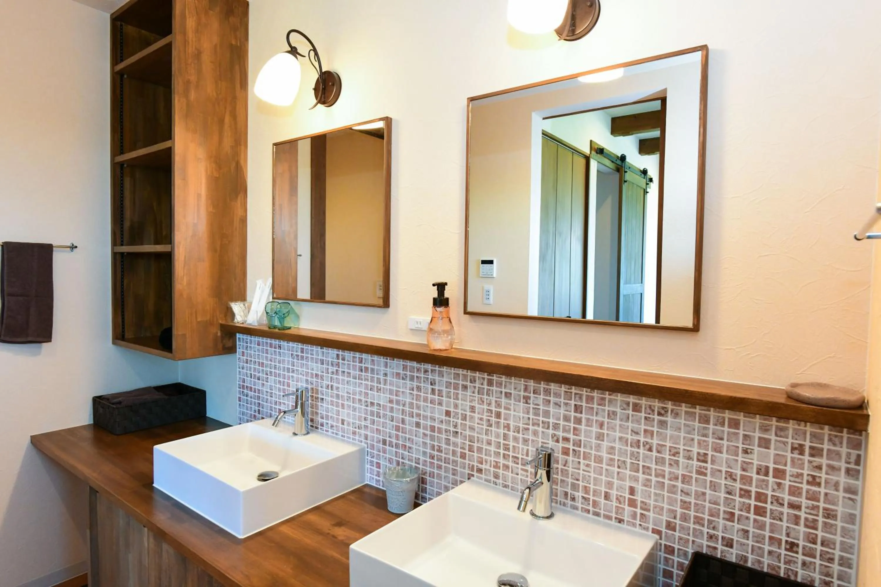 Photo of the whole room in El Patio Ranch