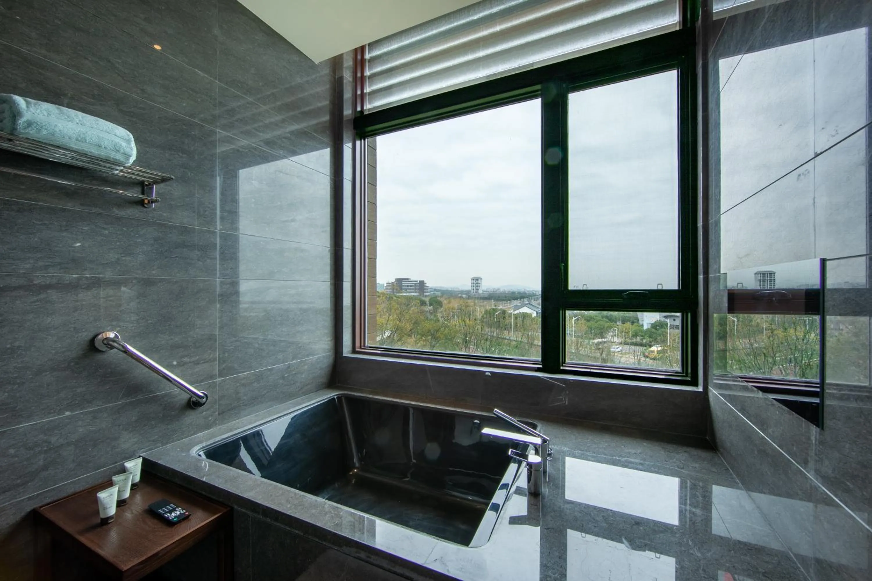 Bathroom in G-Luxe by Gloria Taimei Suzhou