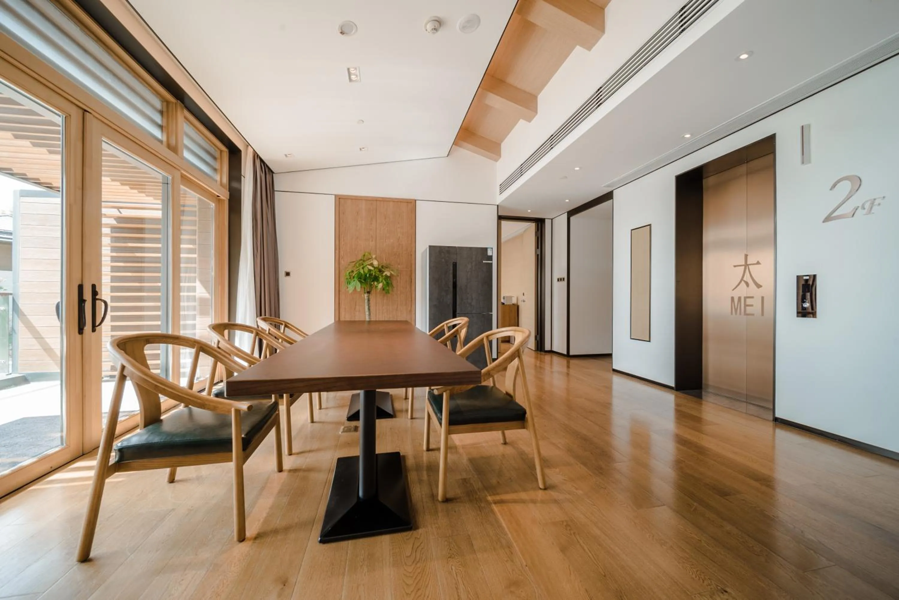 Dining area in G-Luxe by Gloria Taimei Suzhou