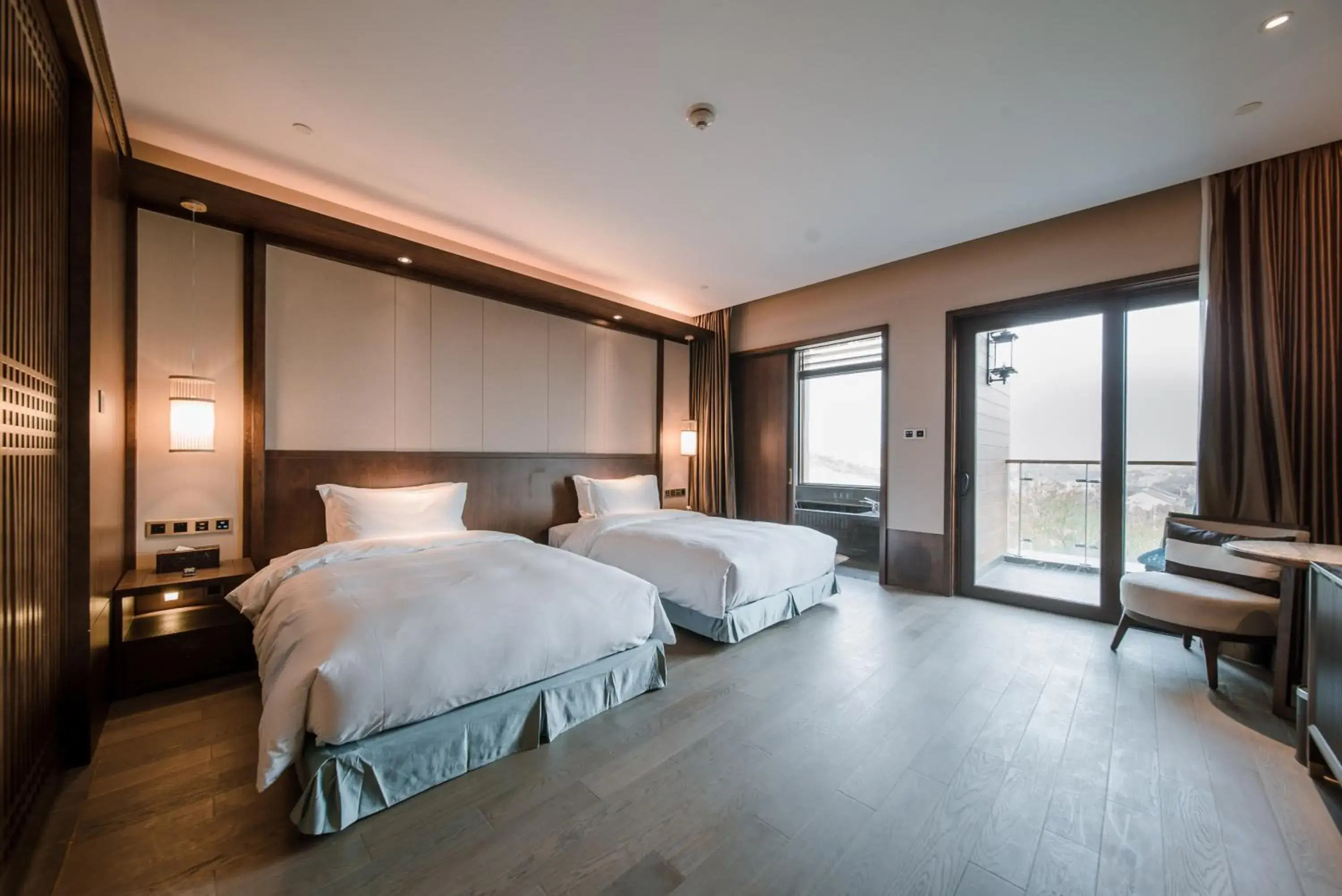 Deluxe Double or Twin Room with Balcony in G-Luxe by Gloria Taimei Suzhou Deluxe Double or Twin Room with Balcony in G-Luxe by Gloria Taimei Suzhou