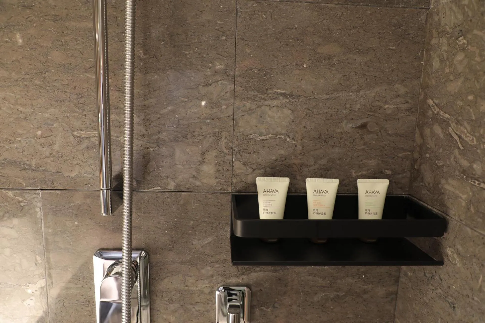 Shower in G-Luxe by Gloria Taimei Suzhou