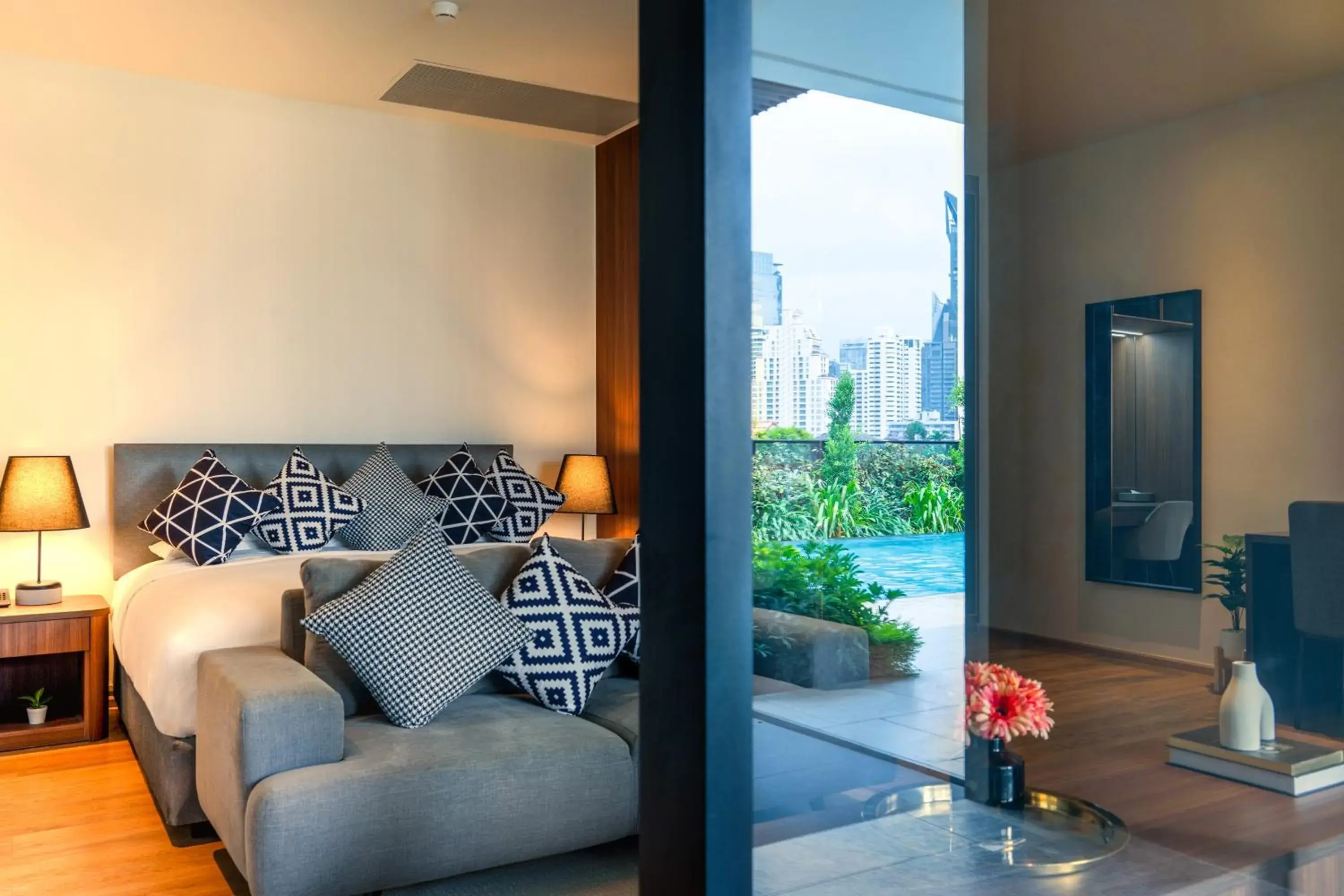 Suite with Pool View in Walton Suites Sukhumvit Suite with Pool View in Walton Suites Sukhumvit