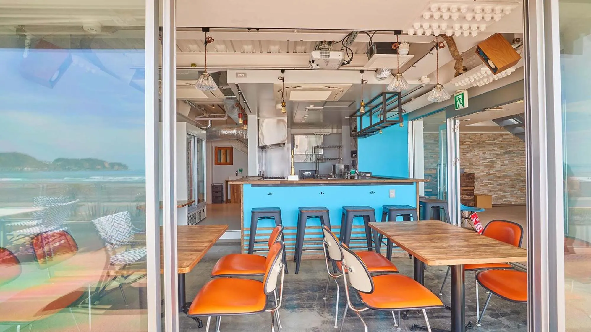 Restaurant/places to eat in zaimokuza seasons