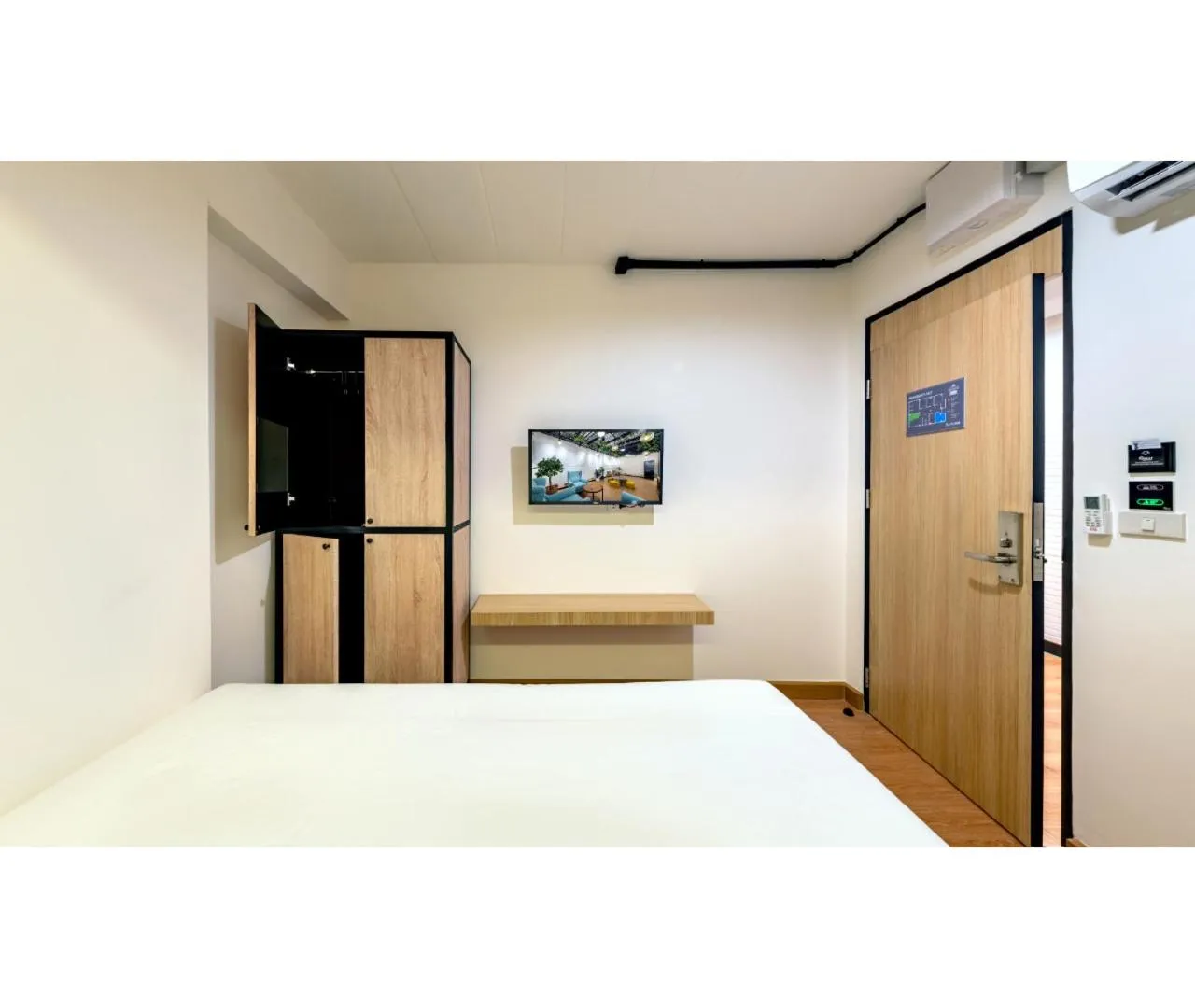 Bed in Siam Subway Hostel and Café