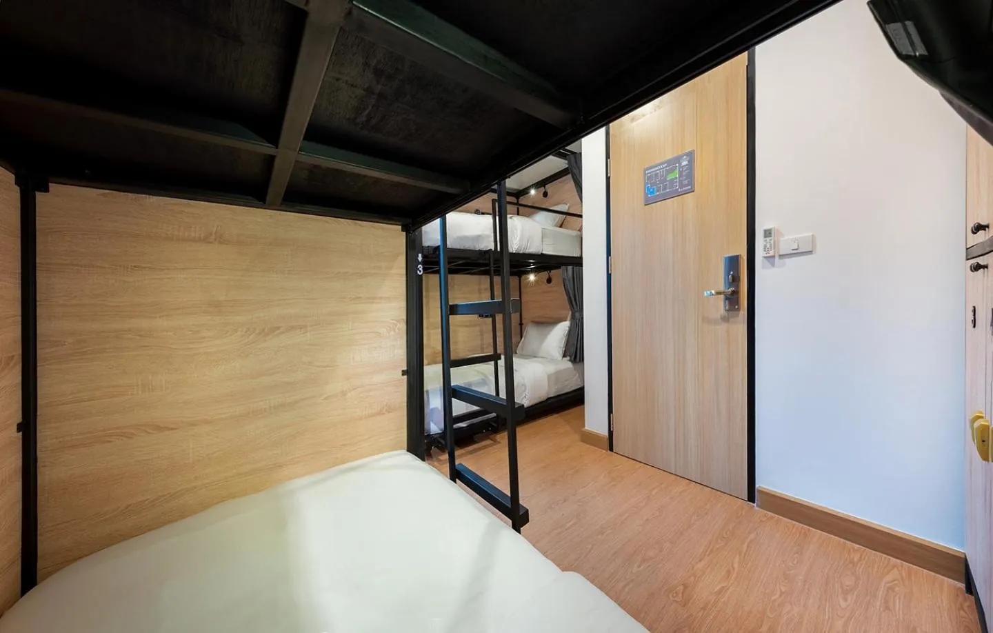 bunk bed, Bed in Siam Subway Hostel and Café