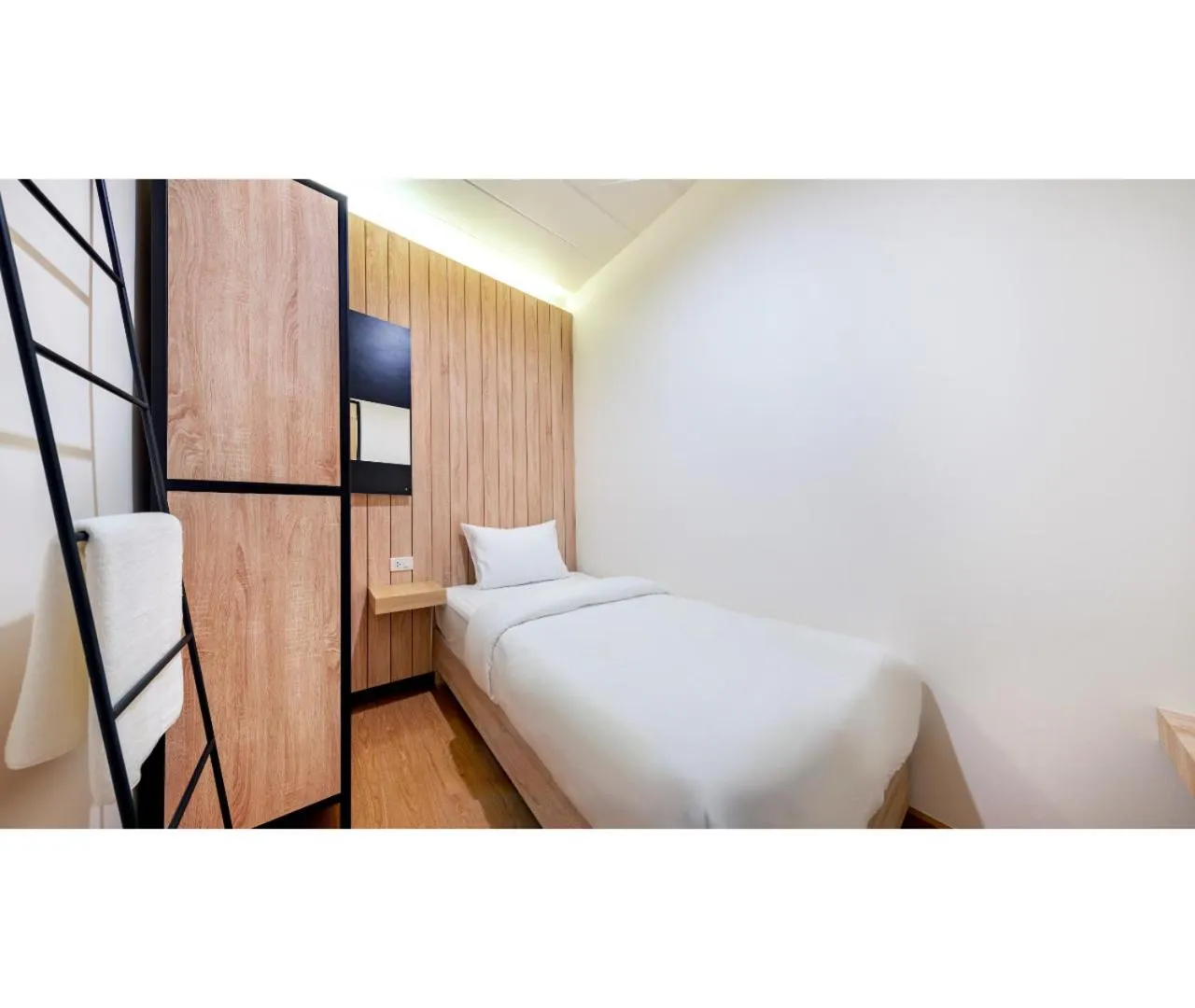 Bed in Siam Subway Hostel and Café