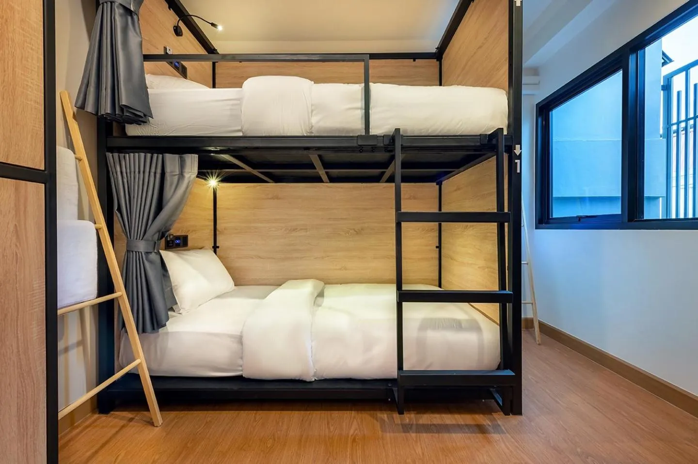 bunk bed, Bed in Siam Subway Hostel and Café