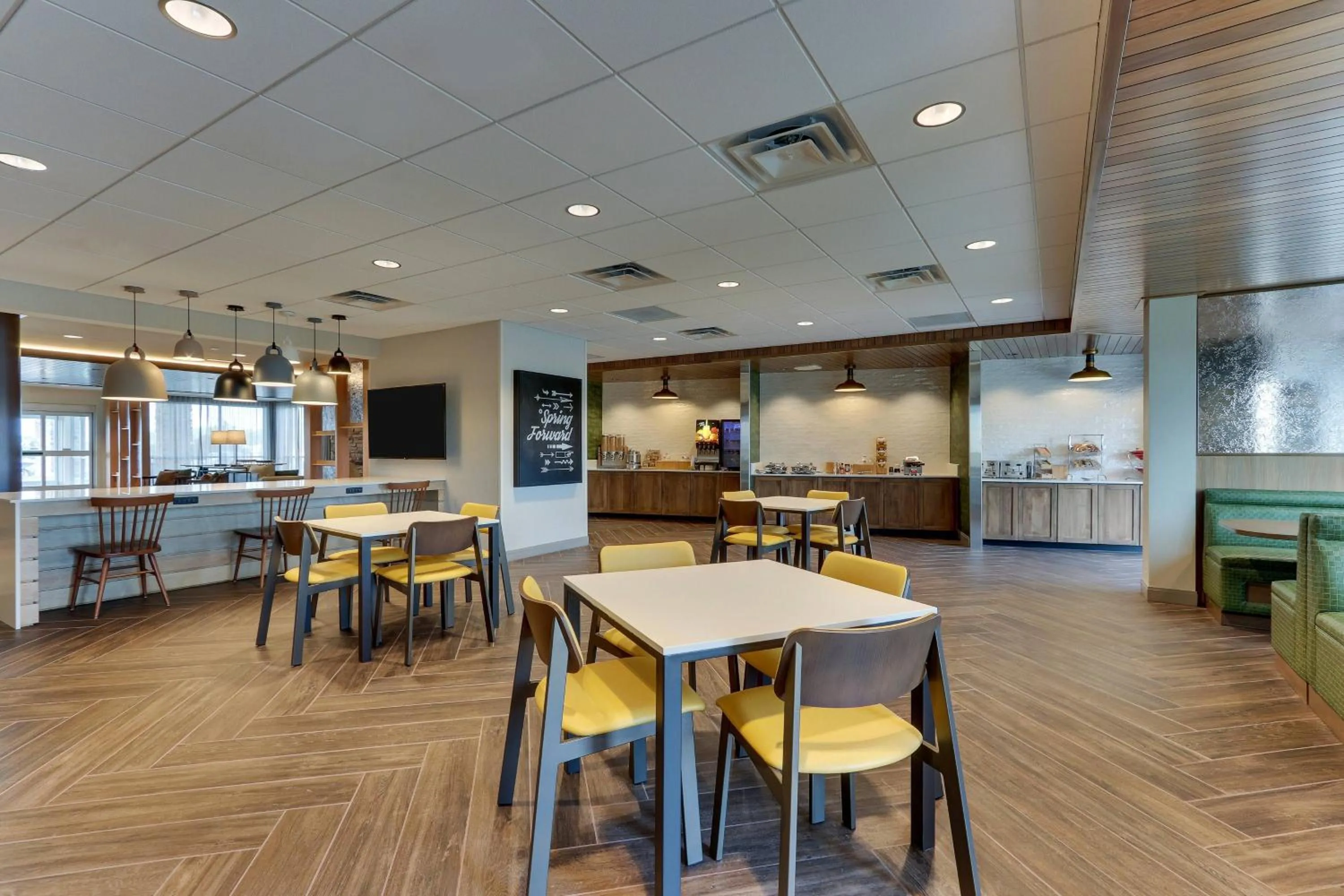 Breakfast in Fairfield Inn & Suites Warsaw