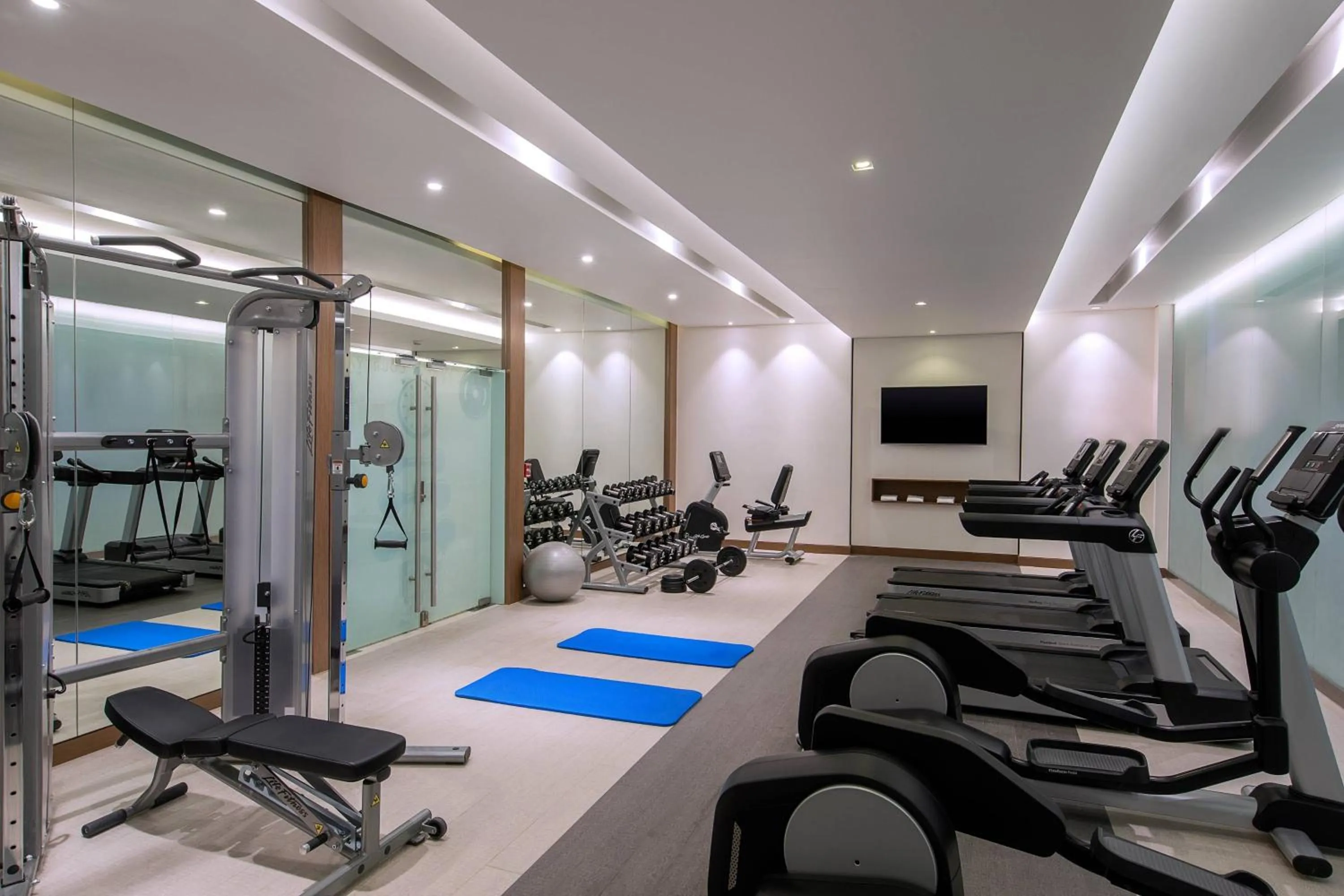 Fitness centre/facilities in Courtyard by Marriott Riyadh Northern Ring Road