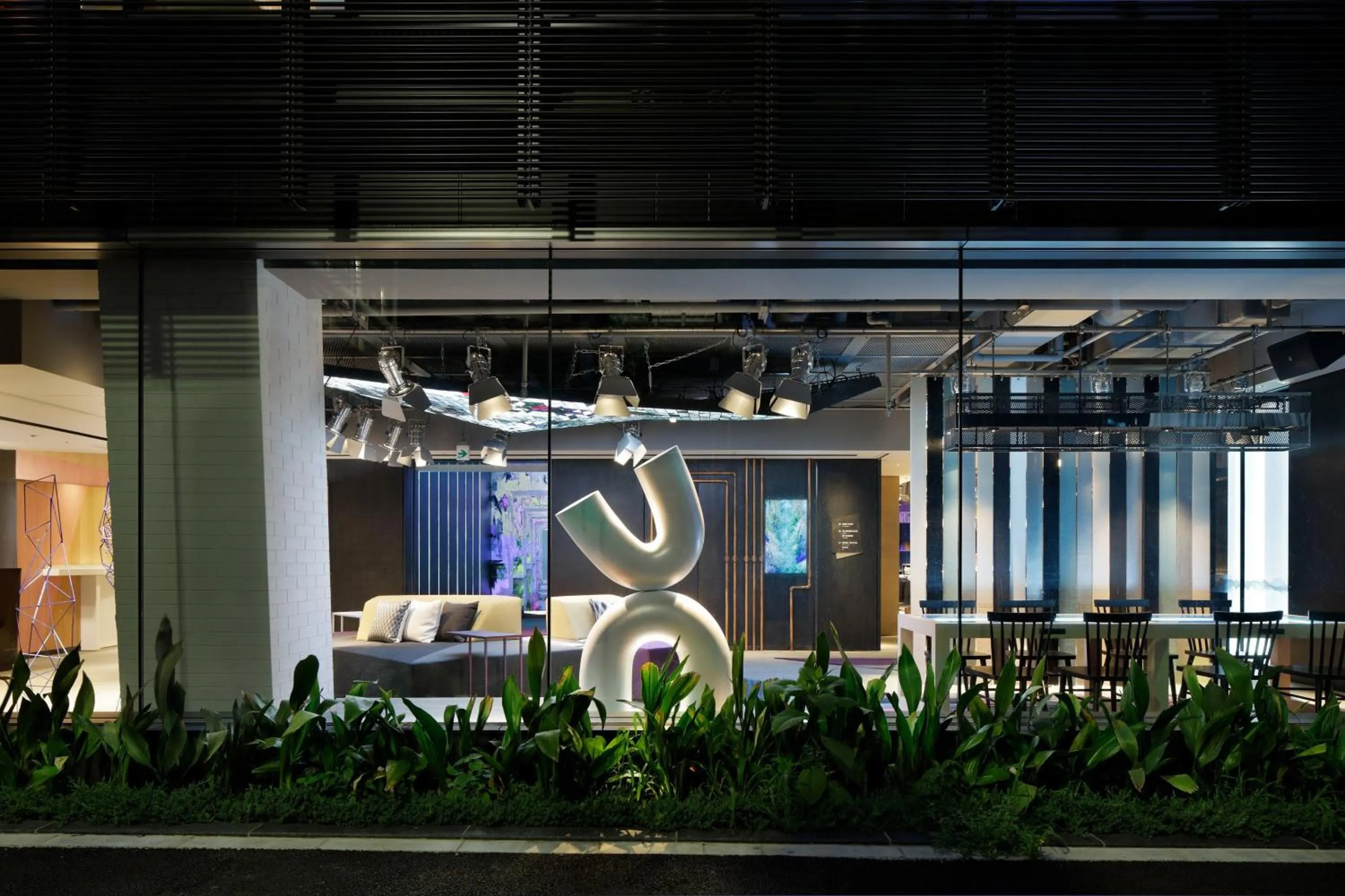 Lounge or bar in Aloft Tokyo Ginza