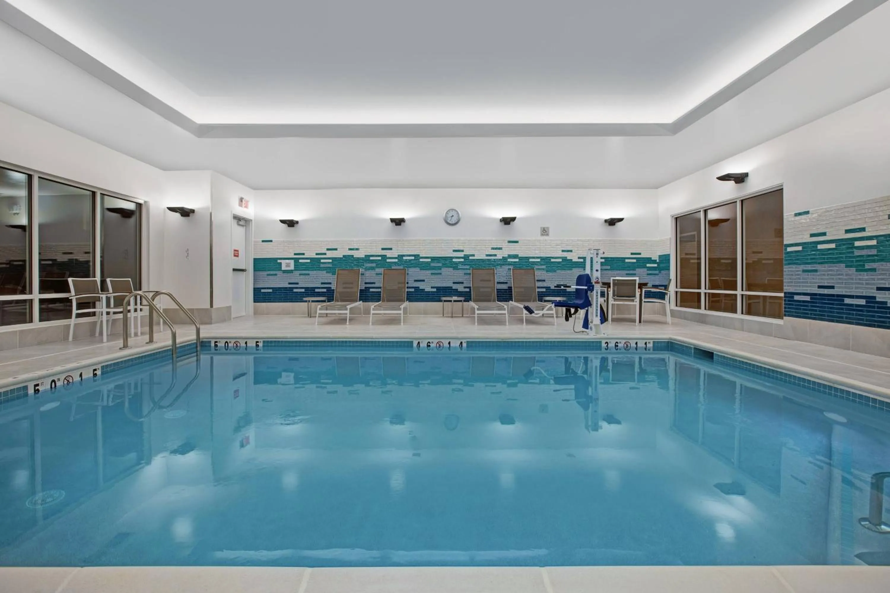 Swimming pool in TownePlace Suites by Marriott Potomac Mills Woodbridge