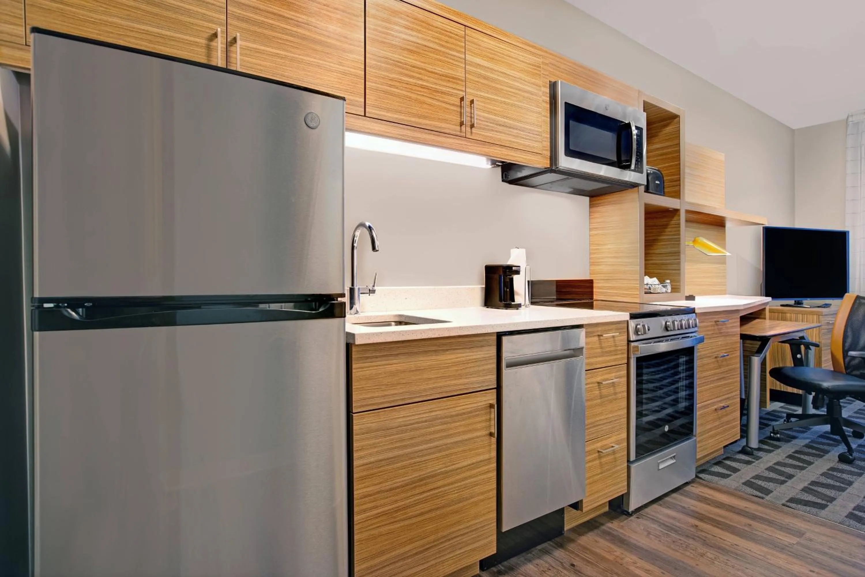 Kitchen or kitchenette in TownePlace Suites by Marriott Potomac Mills Woodbridge
