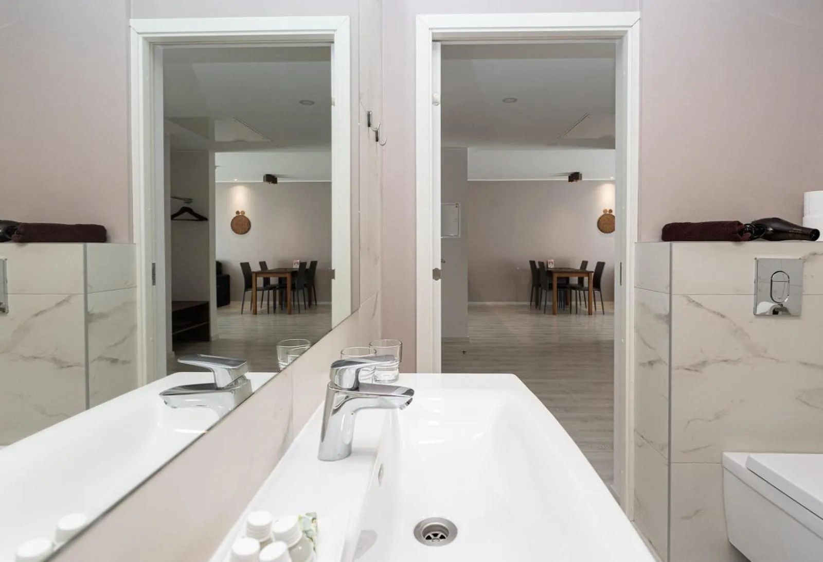 Bathroom in Ö Seaside Suites & SPA