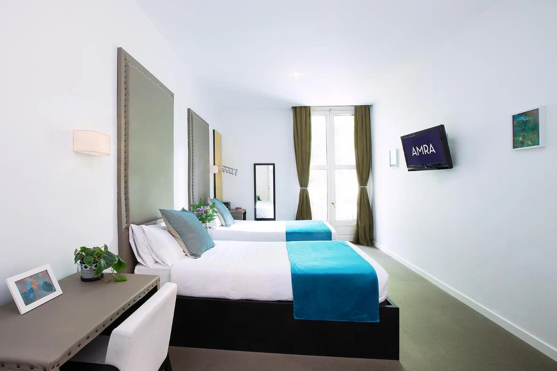 Bed in Amra Barcelona Caspe