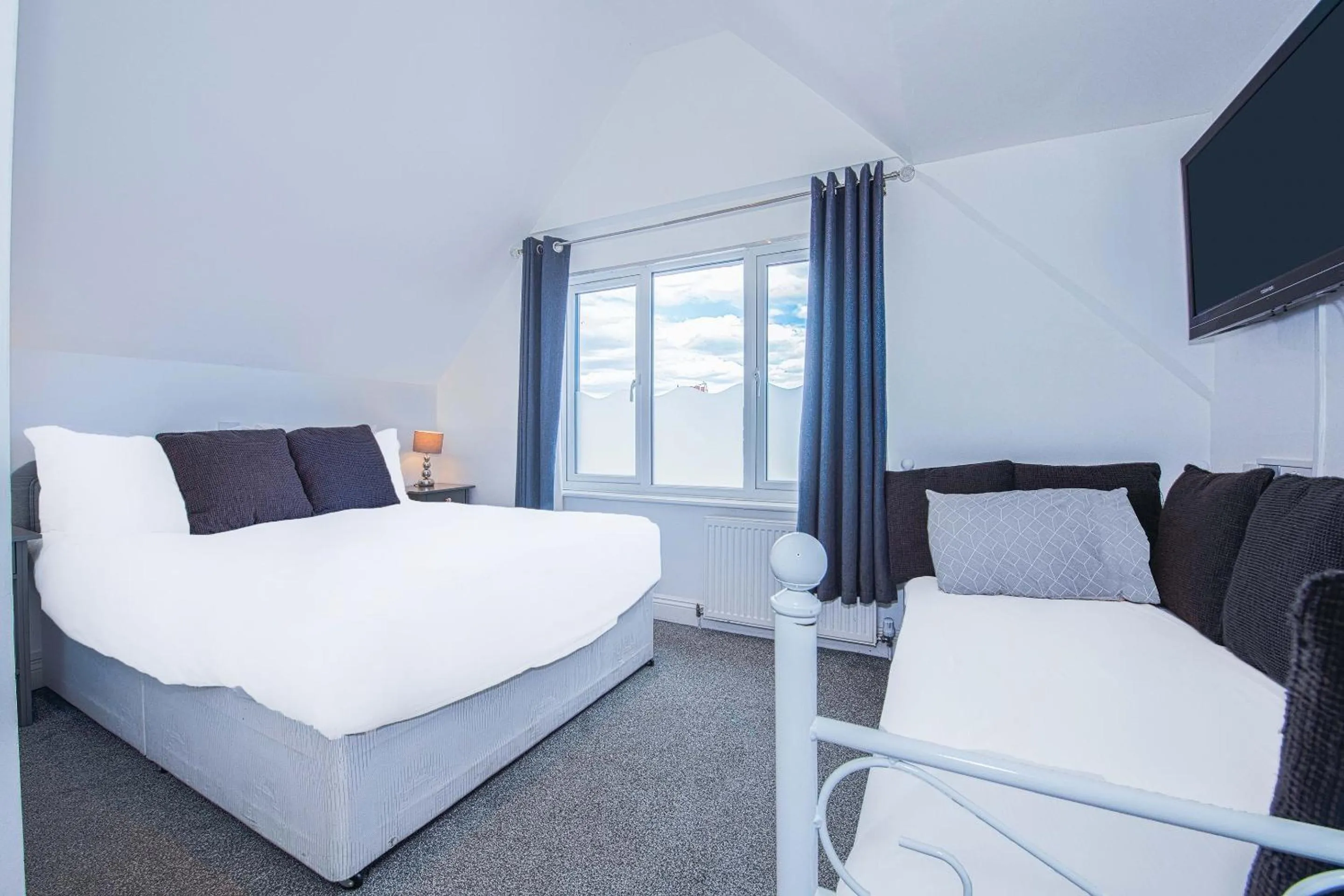 Bedroom, Bed in OYO Pier Hotel