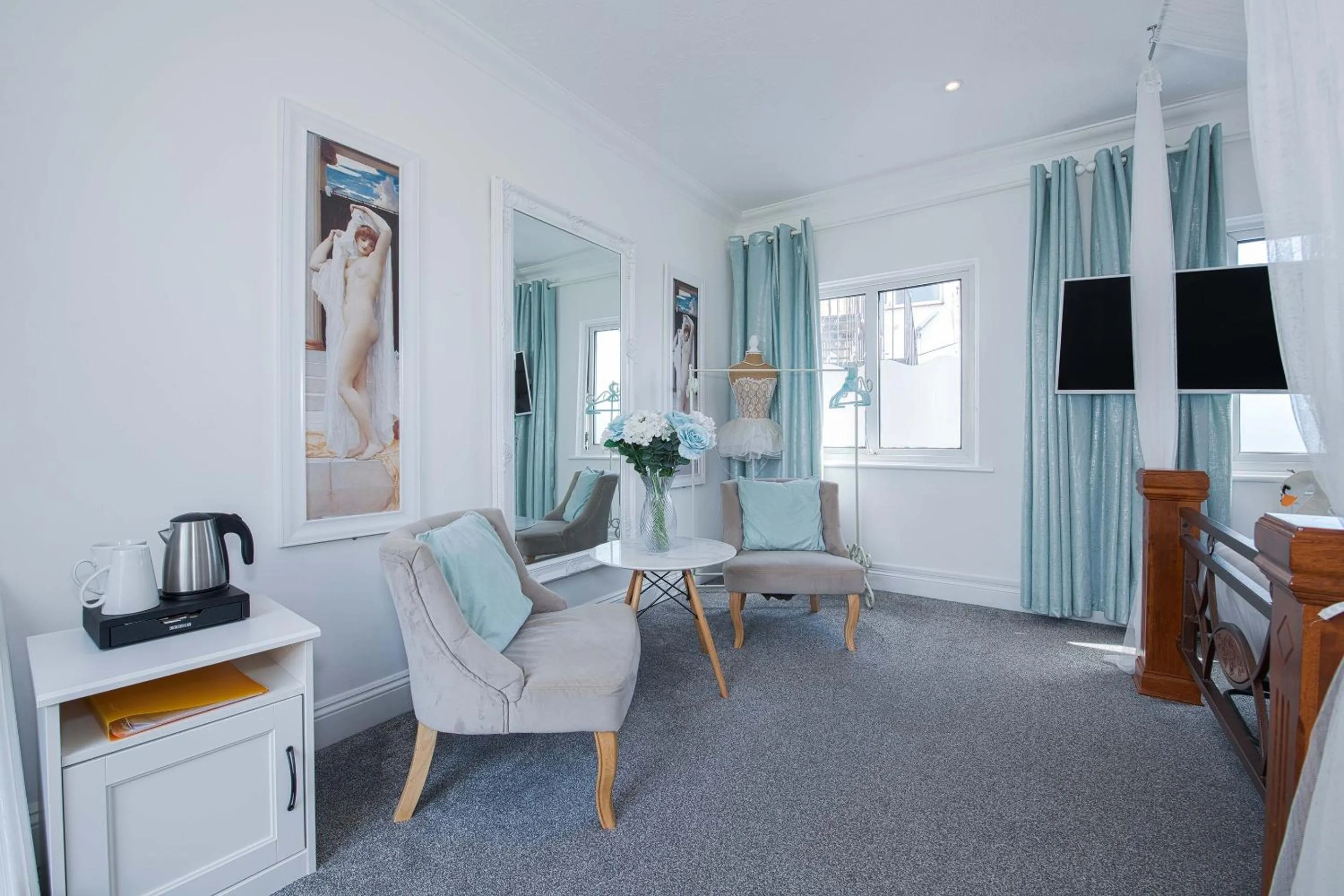 Bedroom in OYO Pier Hotel