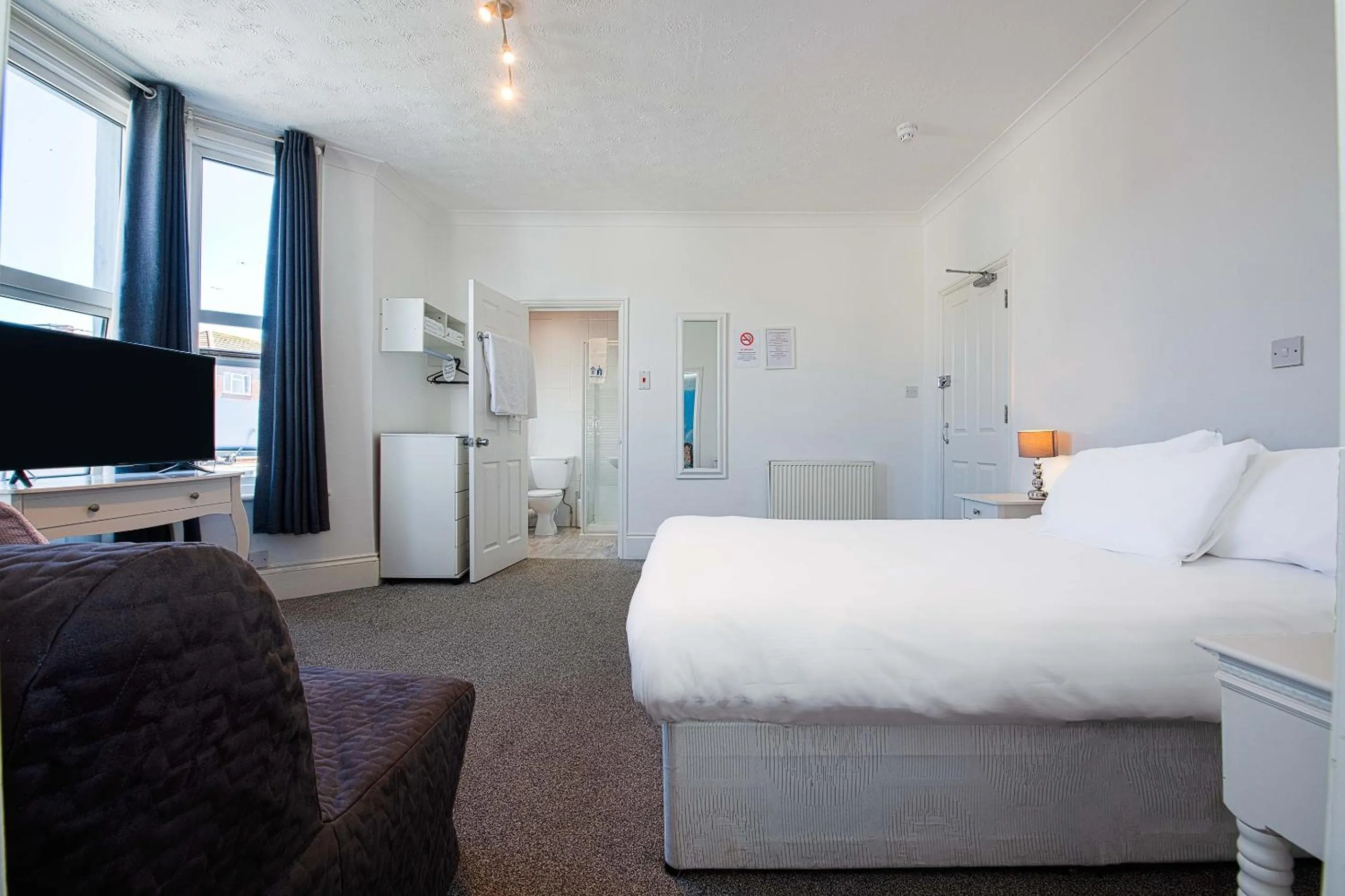 Bedroom, Bed in OYO Pier Hotel