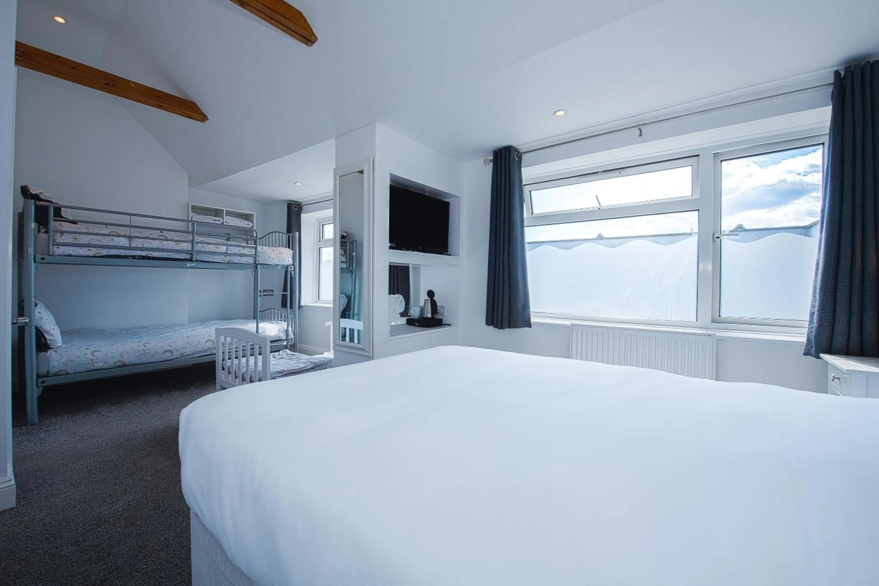 Bedroom, Bed in OYO Pier Hotel