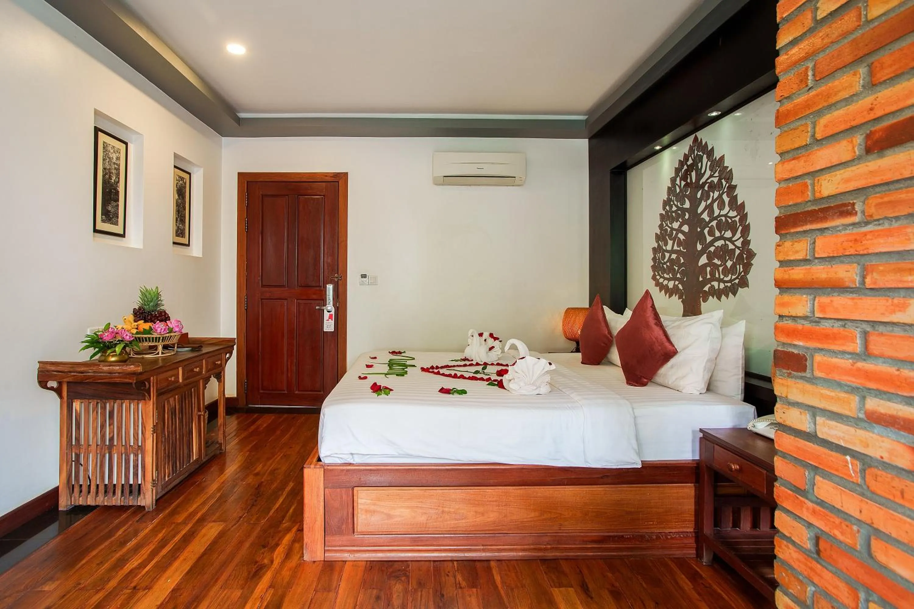 Bed in SAKABAN Suite