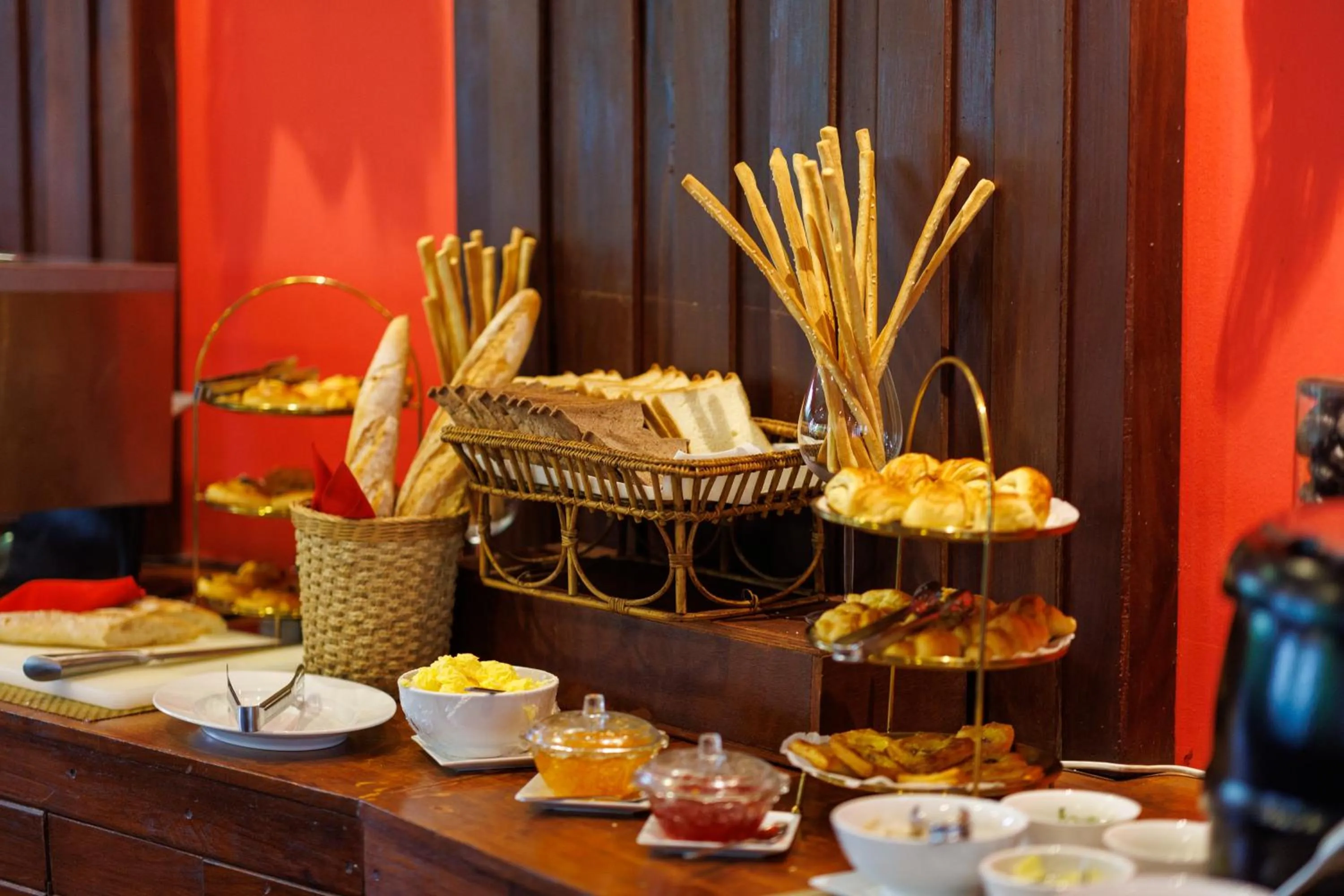 Restaurant/places to eat in SAKABAN Suite