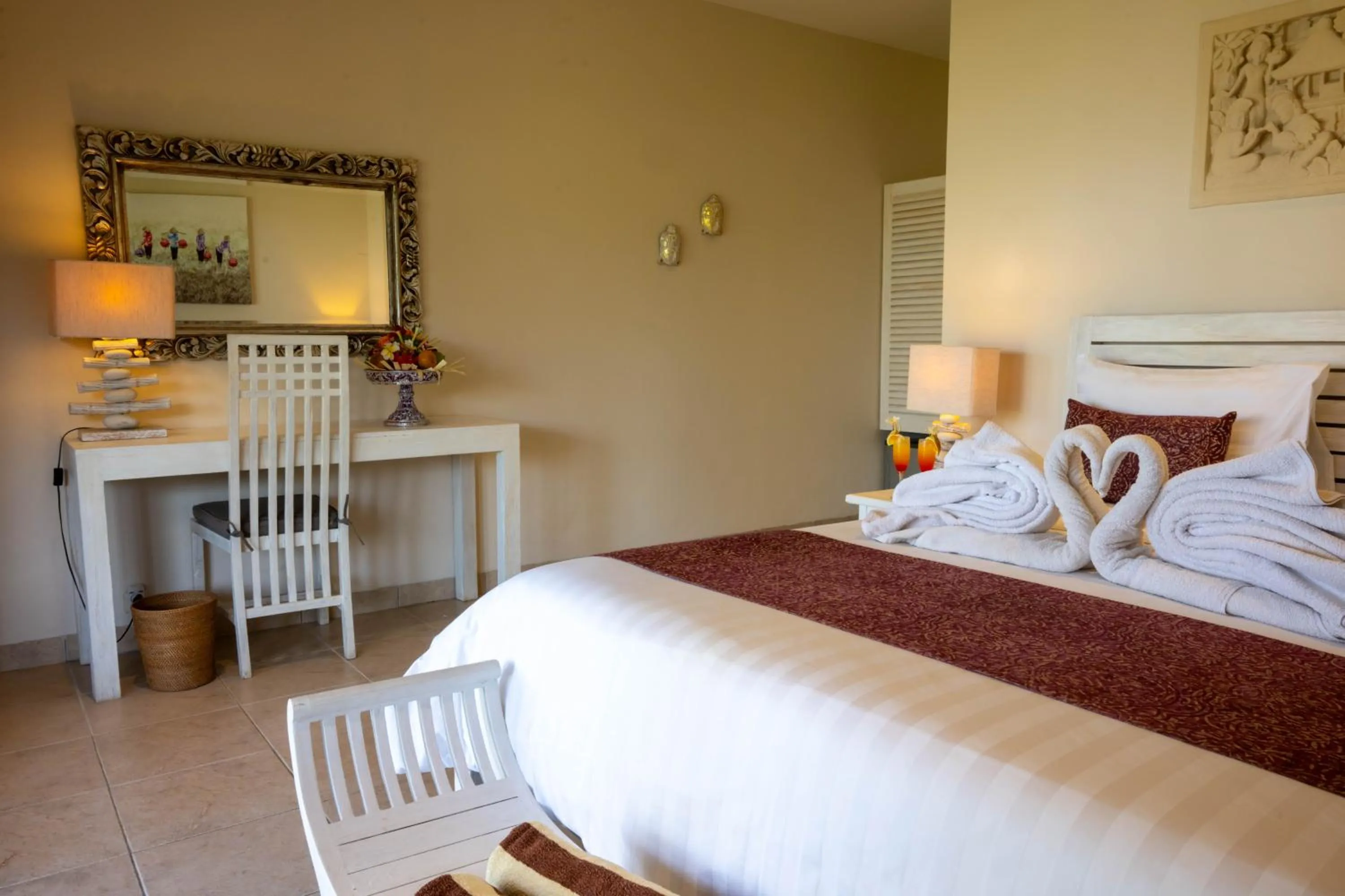 Bed in Kubu Indah Dive & Spa Resort