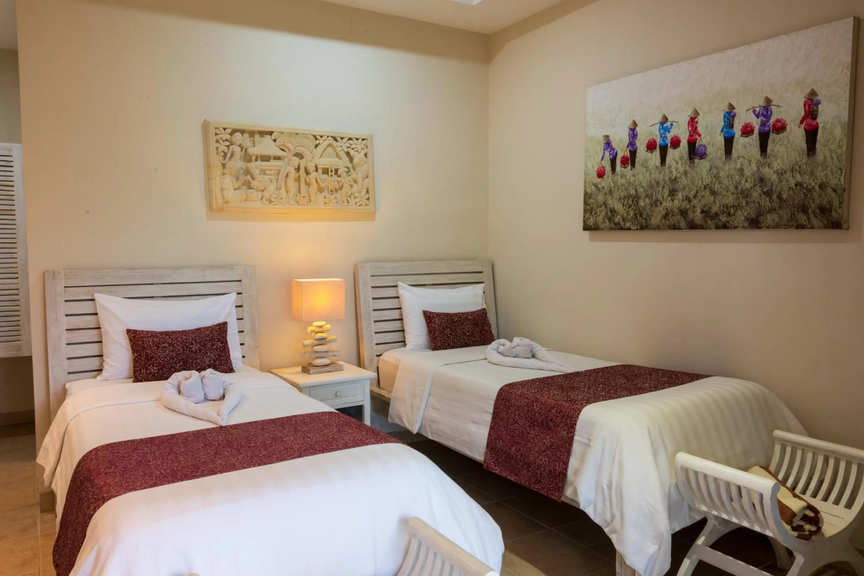 Bed in Kubu Indah Dive & Spa Resort