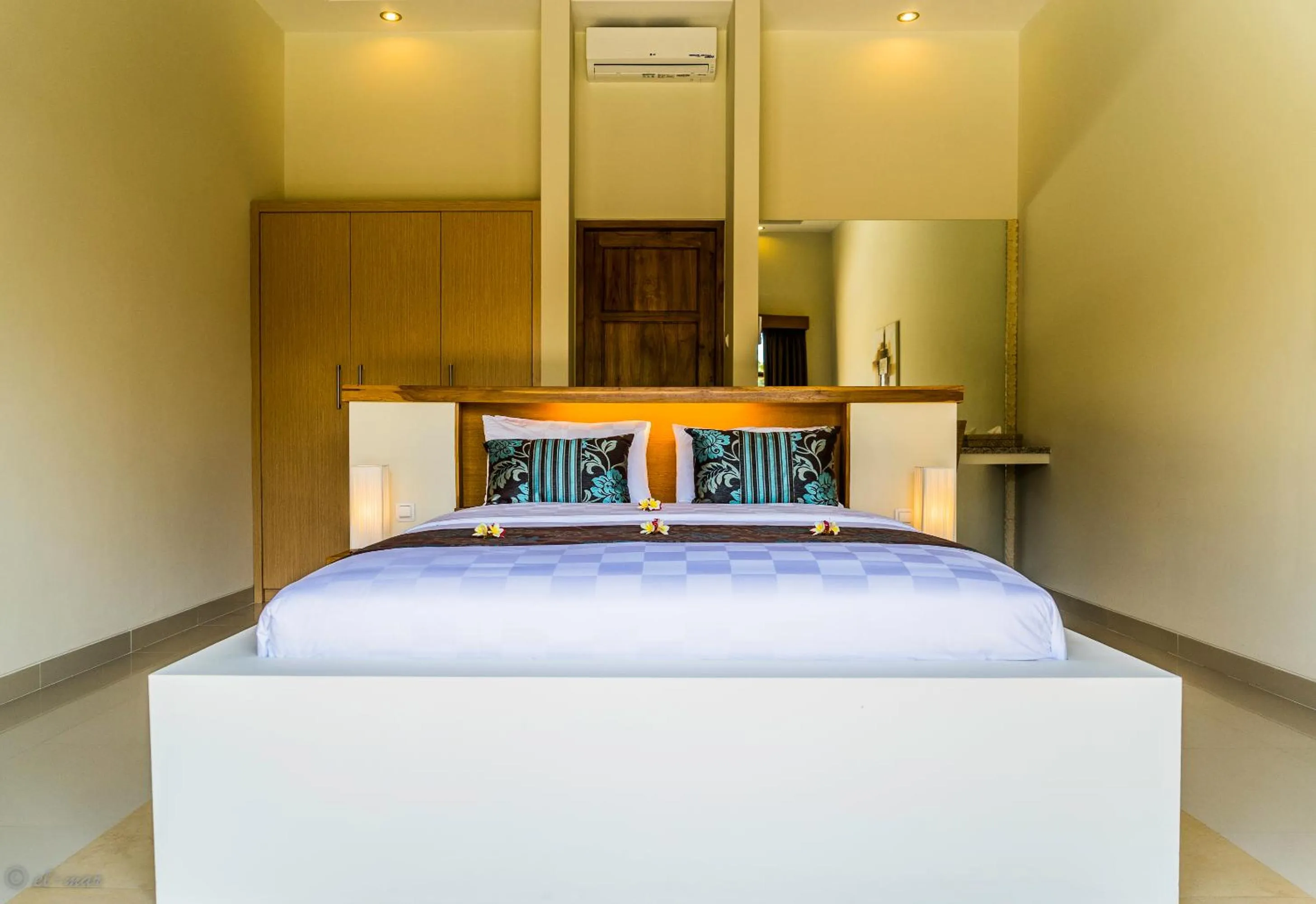 Bed in Kubu Indah Dive & Spa Resort