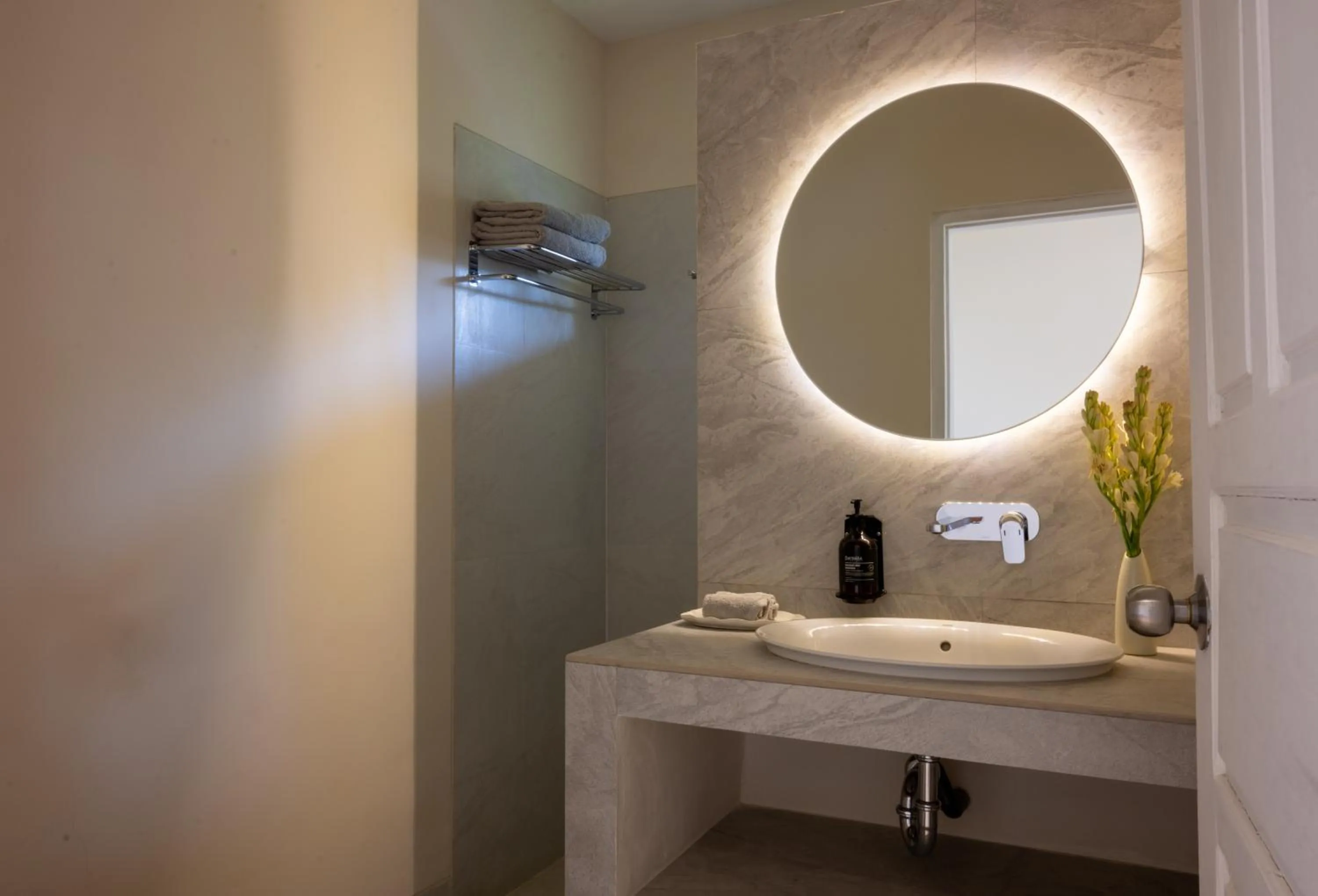 Bathroom in Kubu Indah Dive & Spa Resort