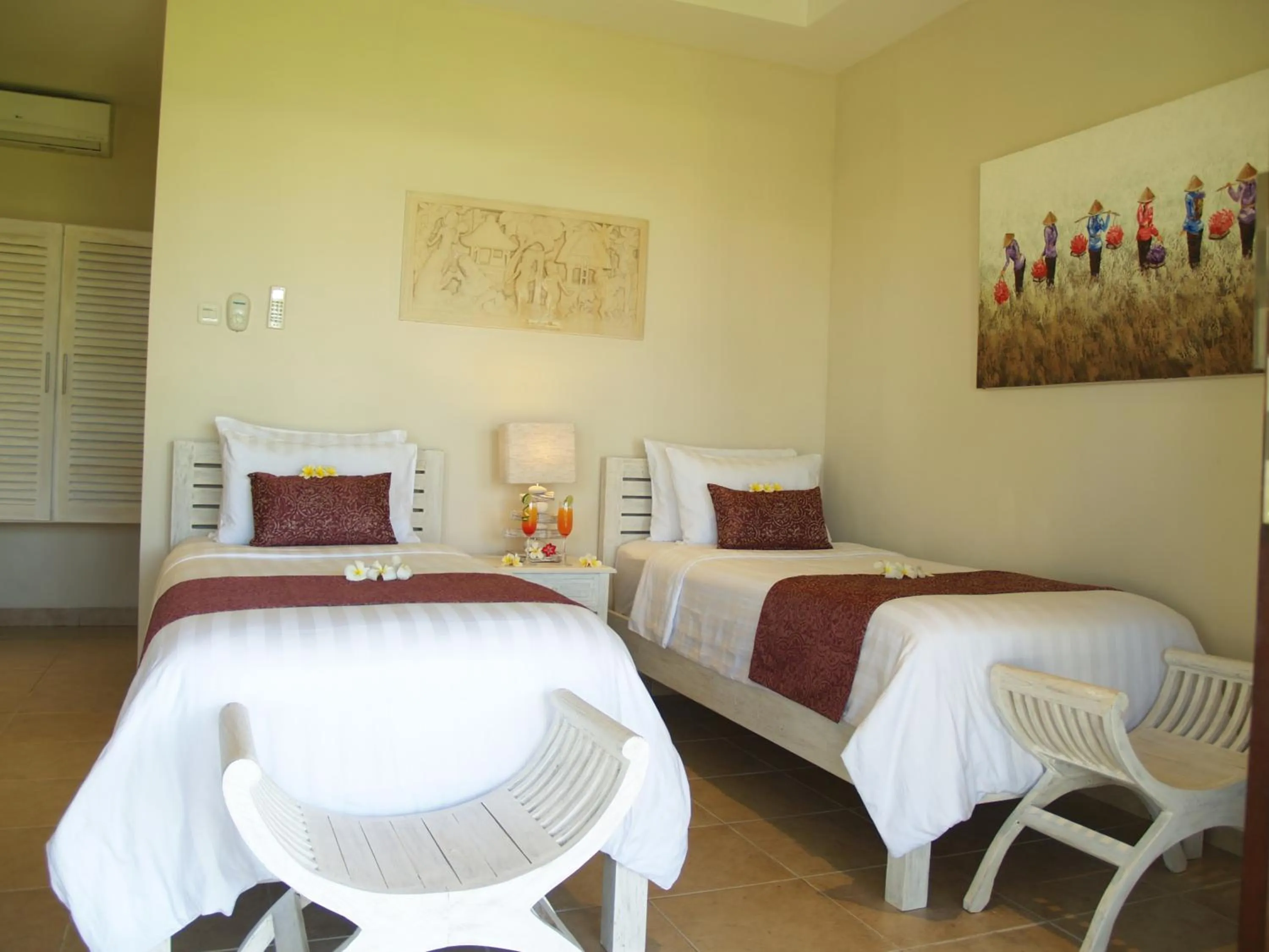 Bed in Kubu Indah Dive & Spa Resort